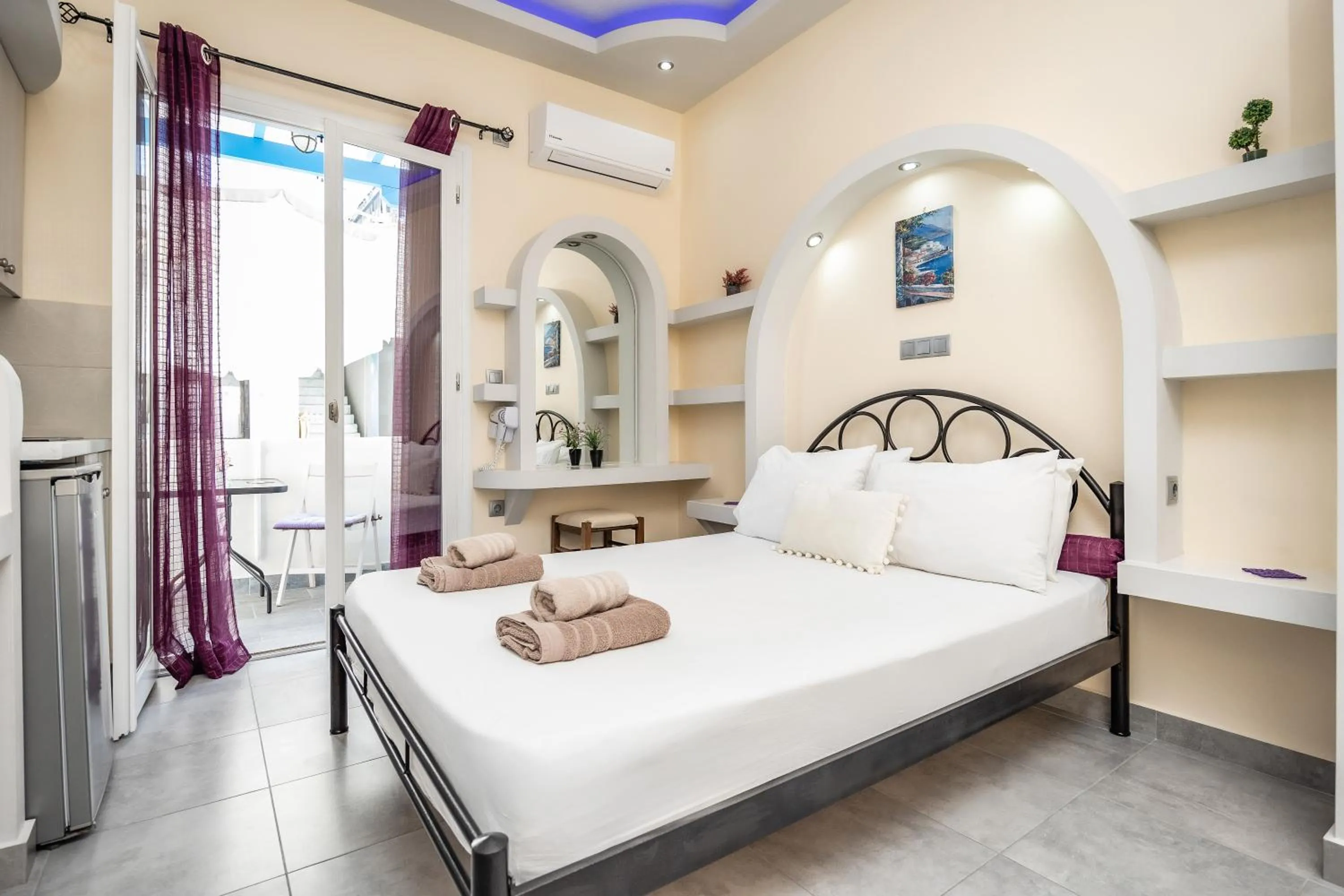 Bed in Lefkes Studios