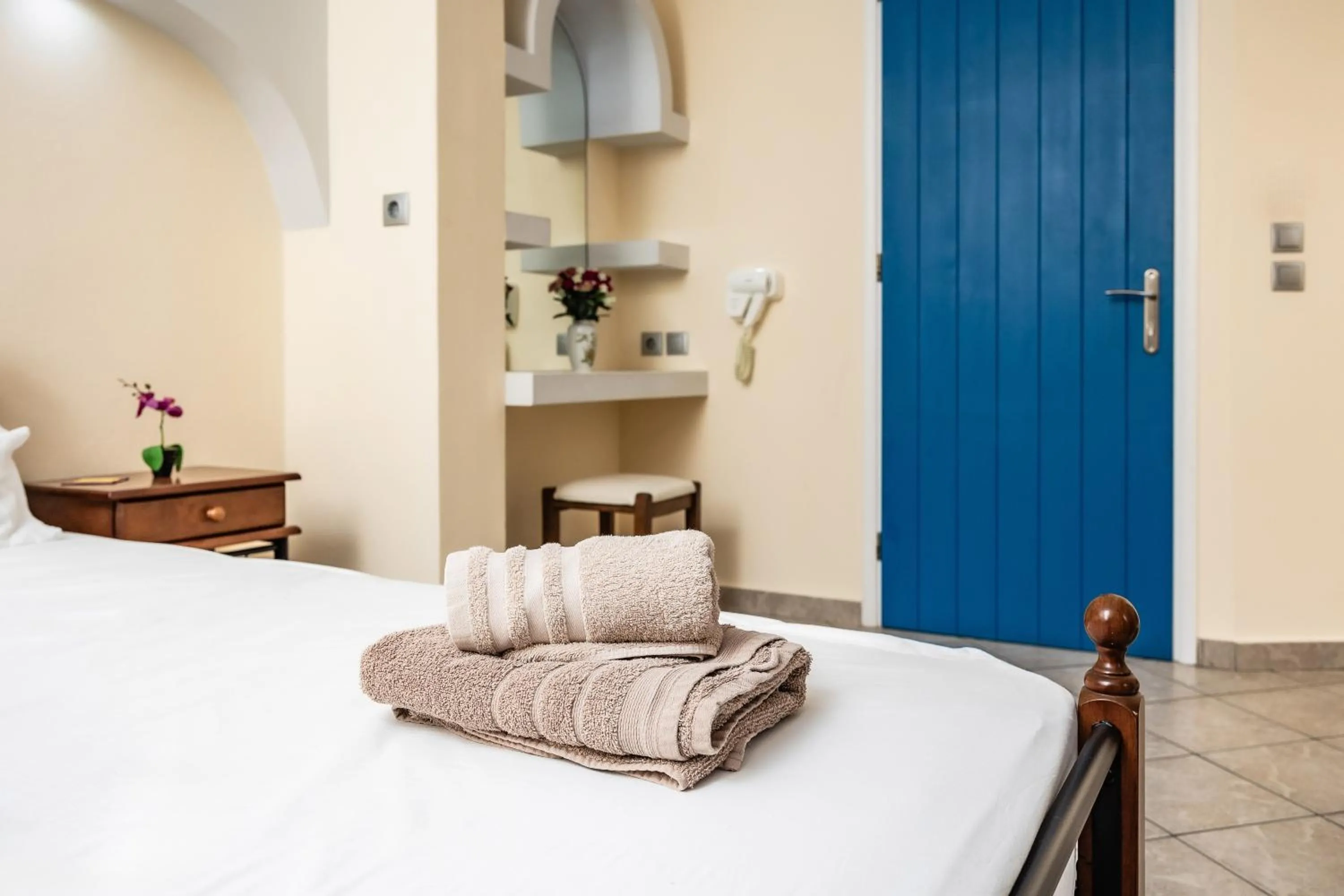 Bed in Lefkes Studios