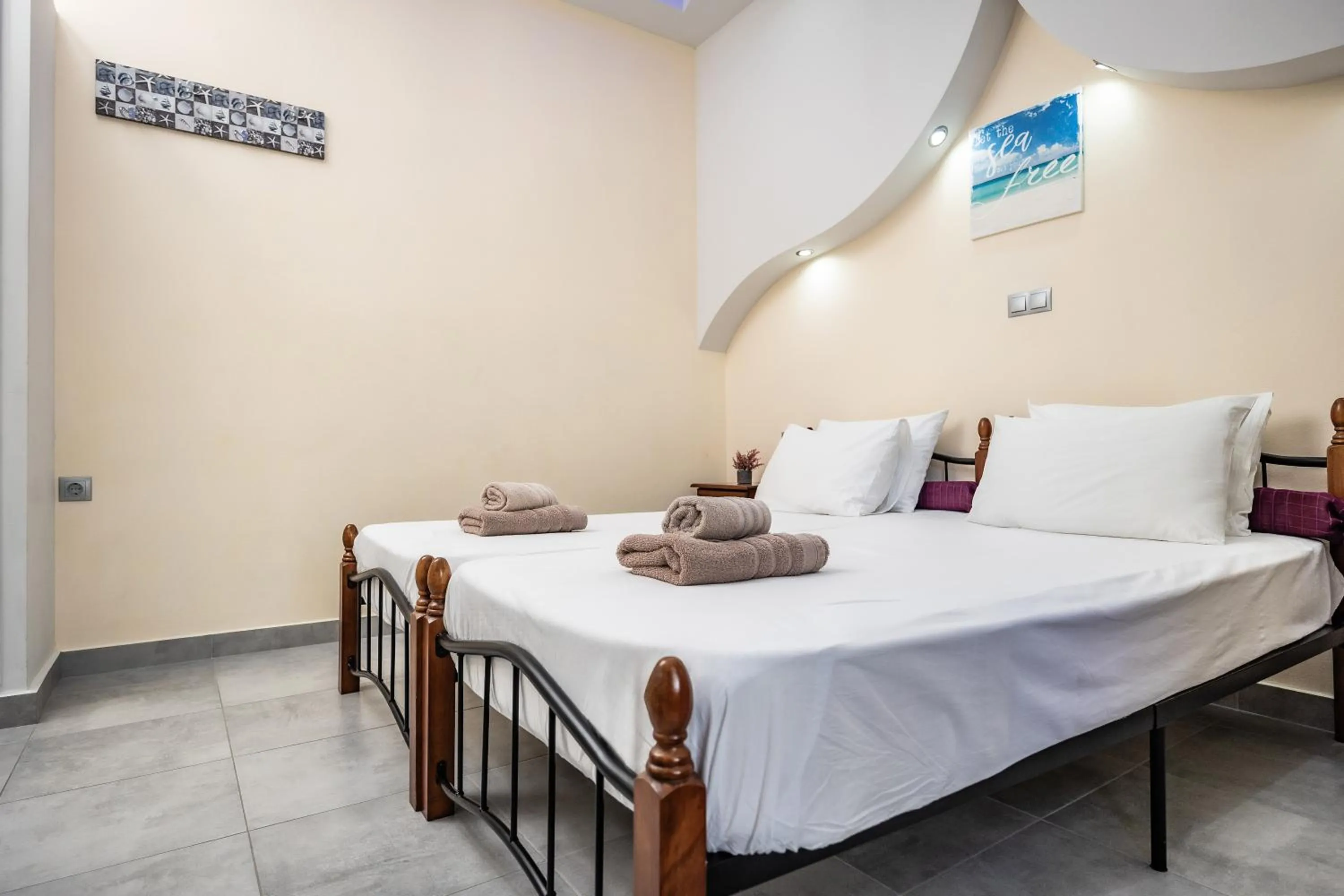 Bed in Lefkes Studios