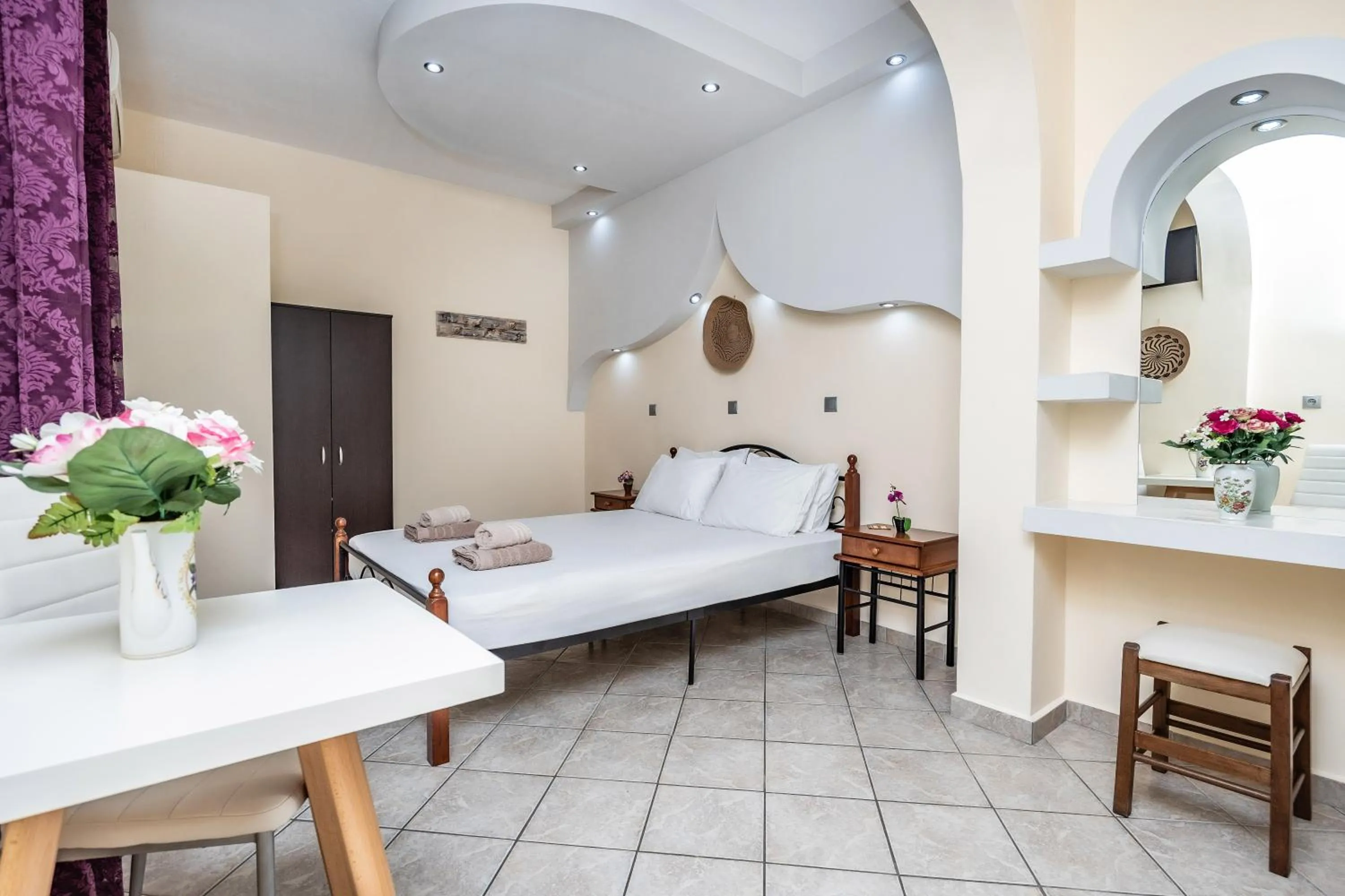 Bed in Lefkes Studios