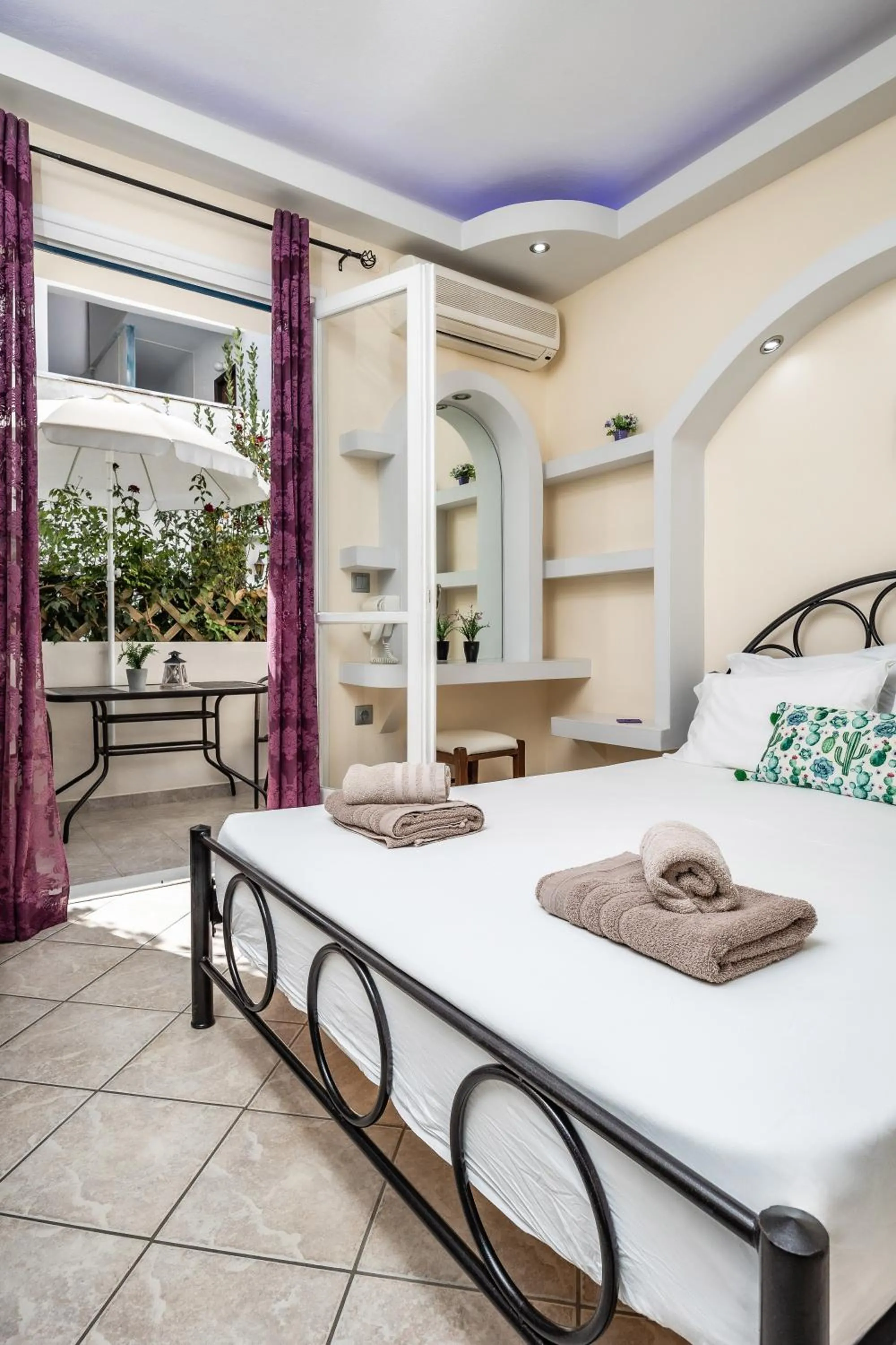 Bed in Lefkes Studios