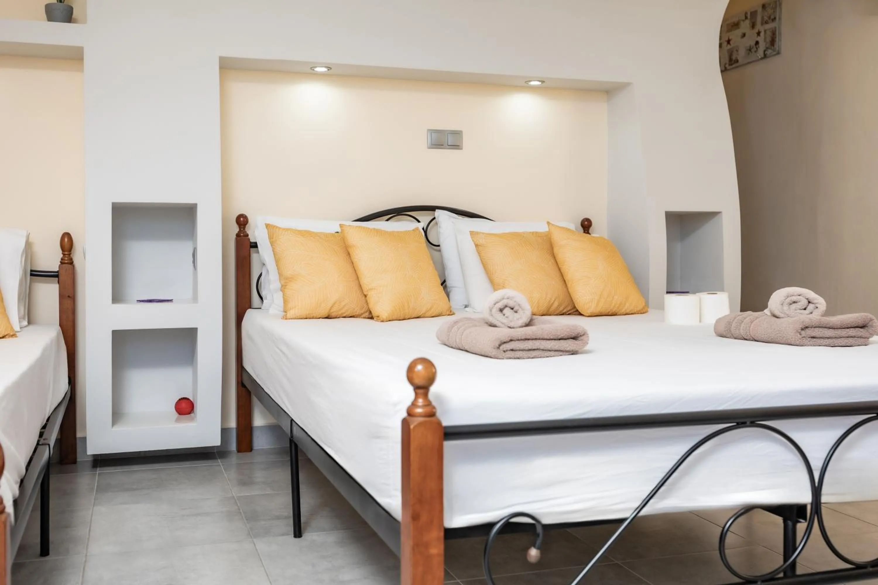 Bed in Lefkes Studios