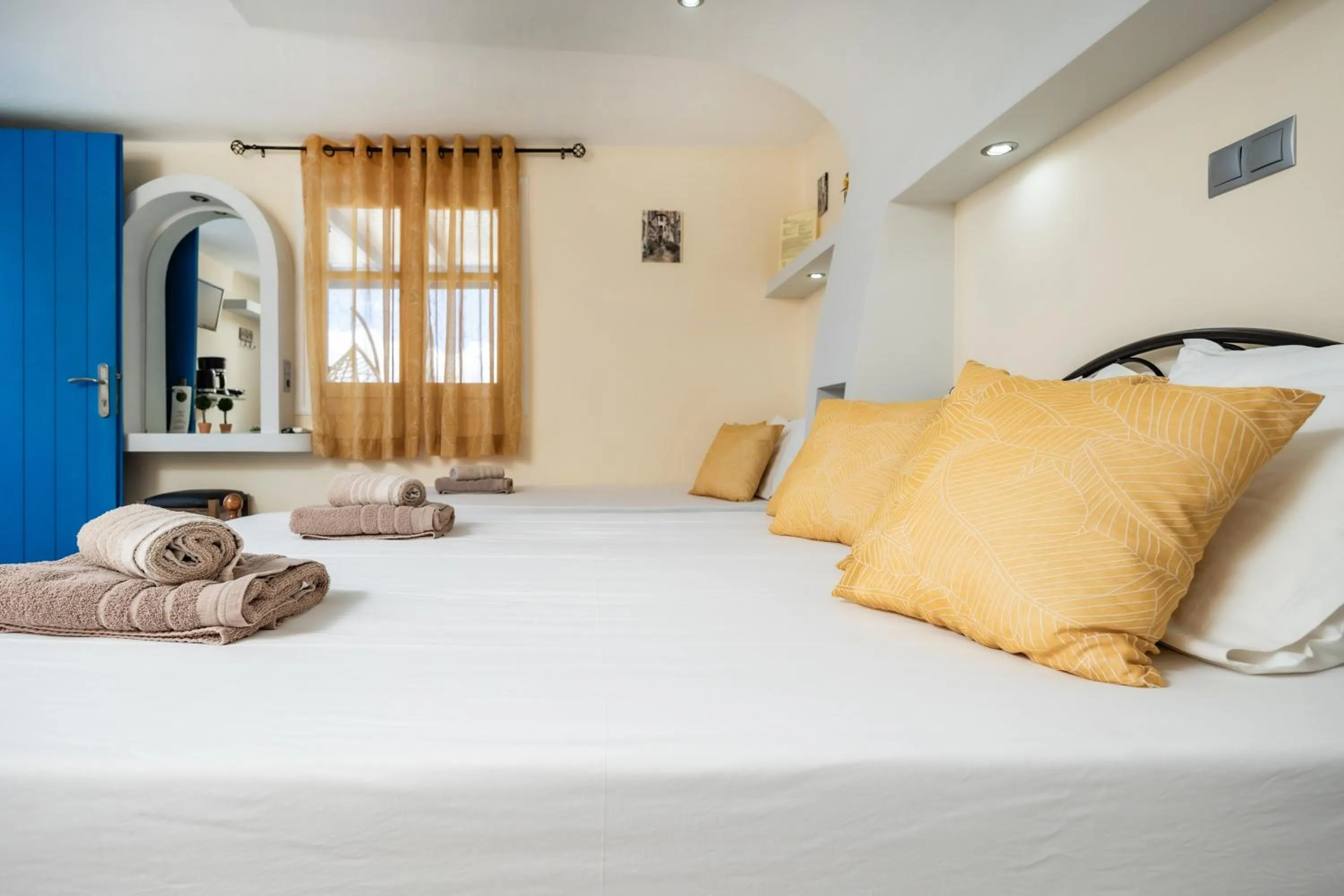 Bed in Lefkes Studios