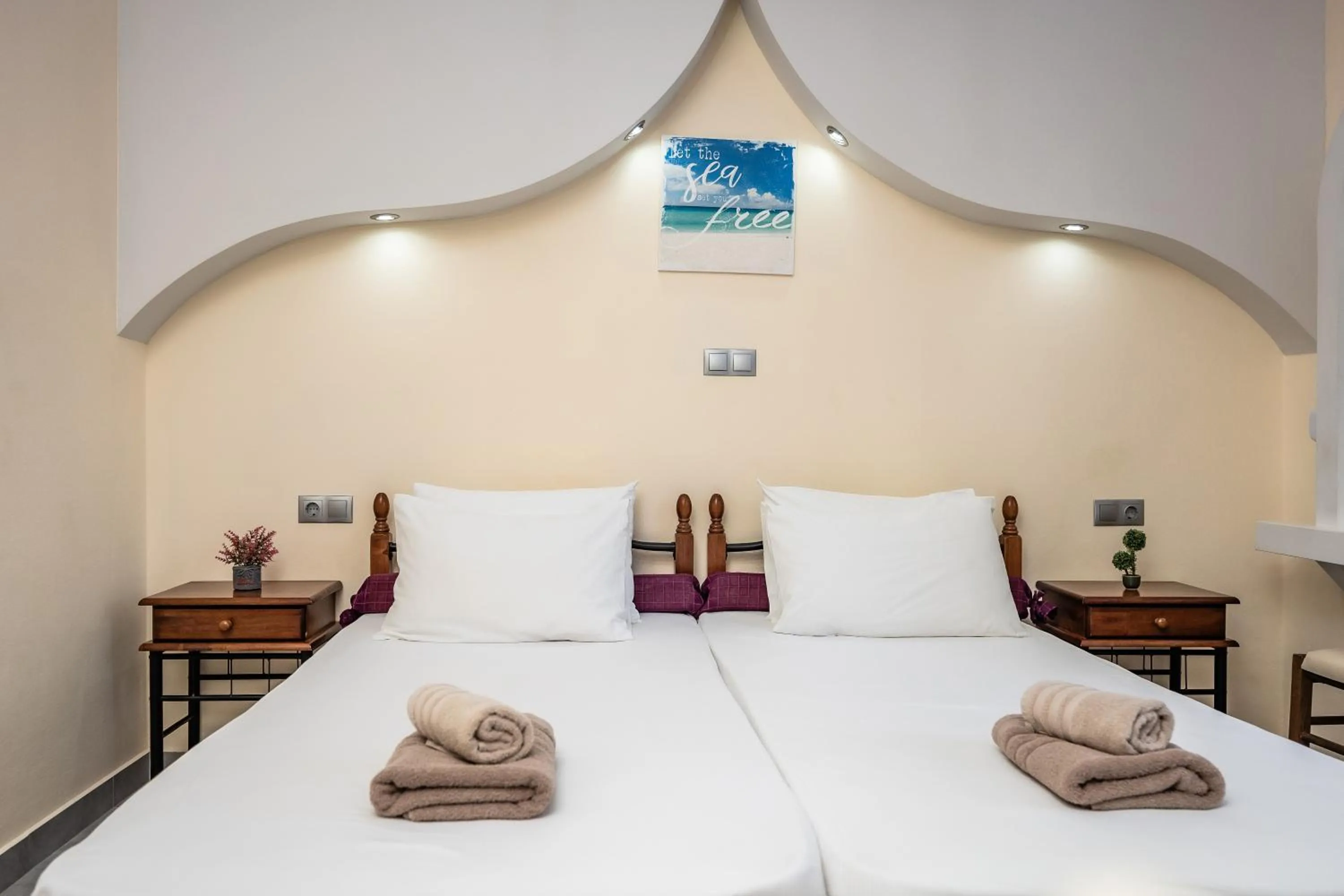Bed in Lefkes Studios