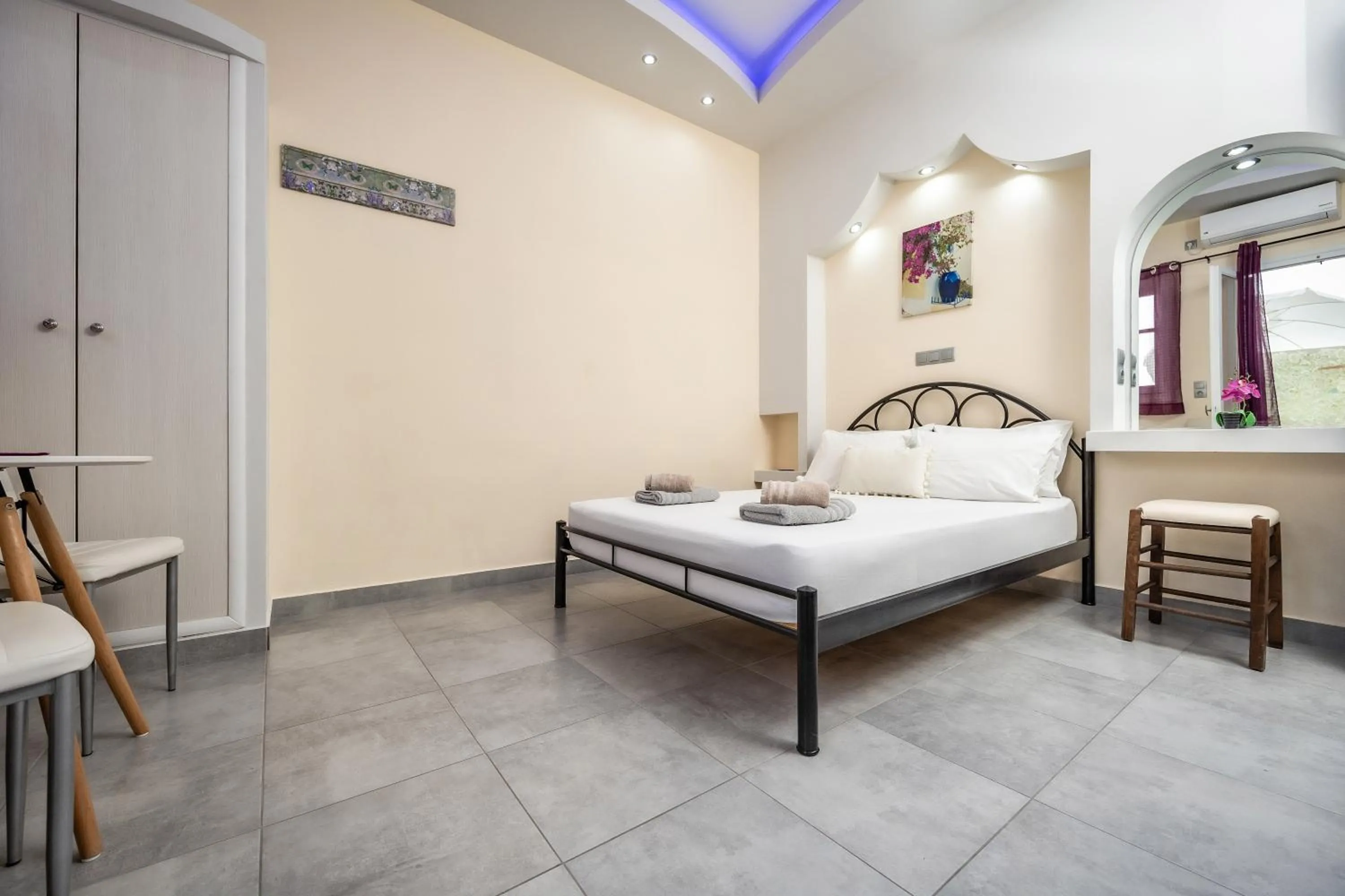 Bed in Lefkes Studios