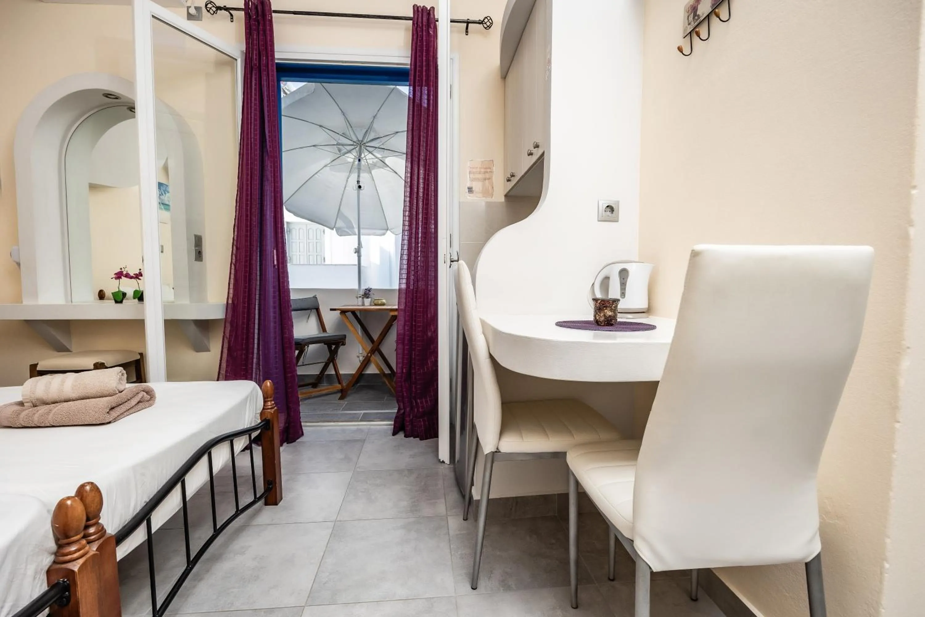 Bed in Lefkes Studios