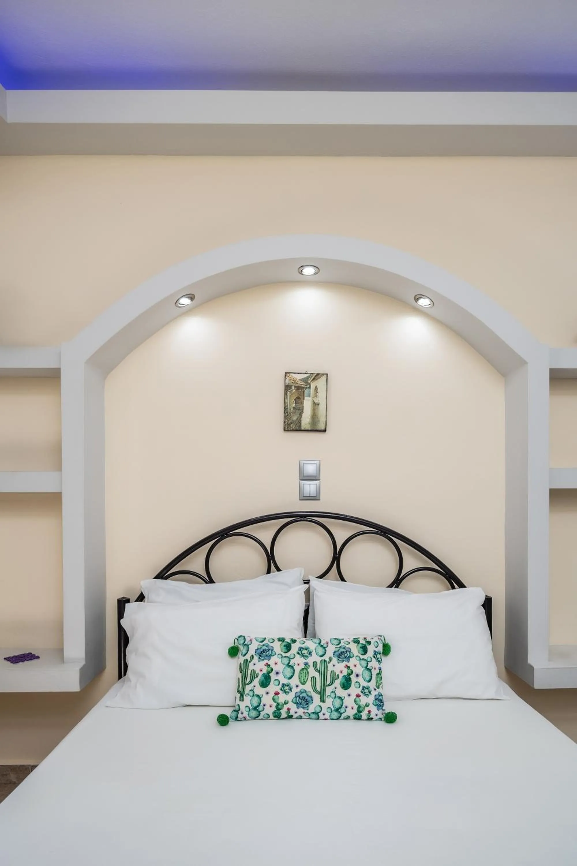 Bed in Lefkes Studios