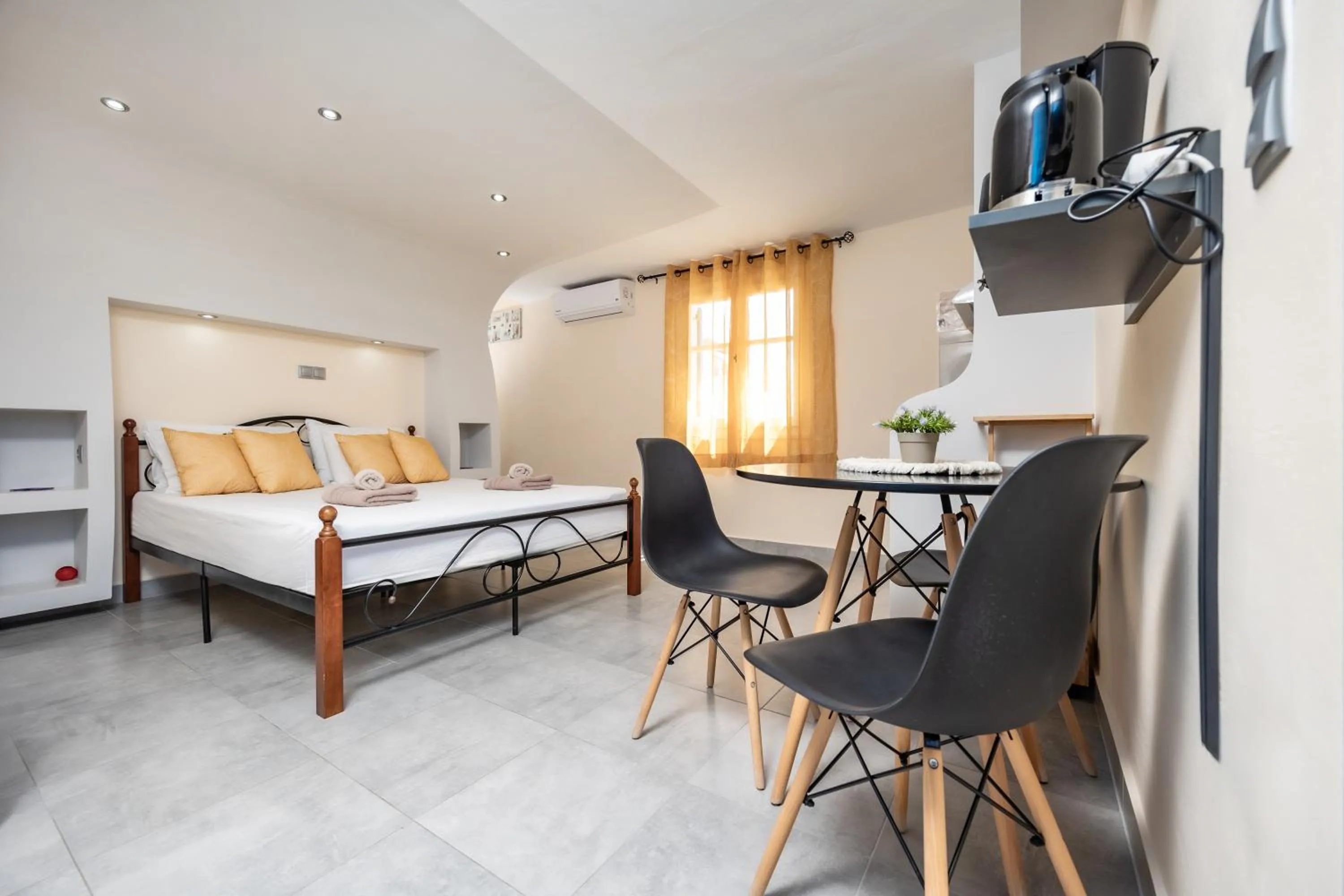 Bed in Lefkes Studios