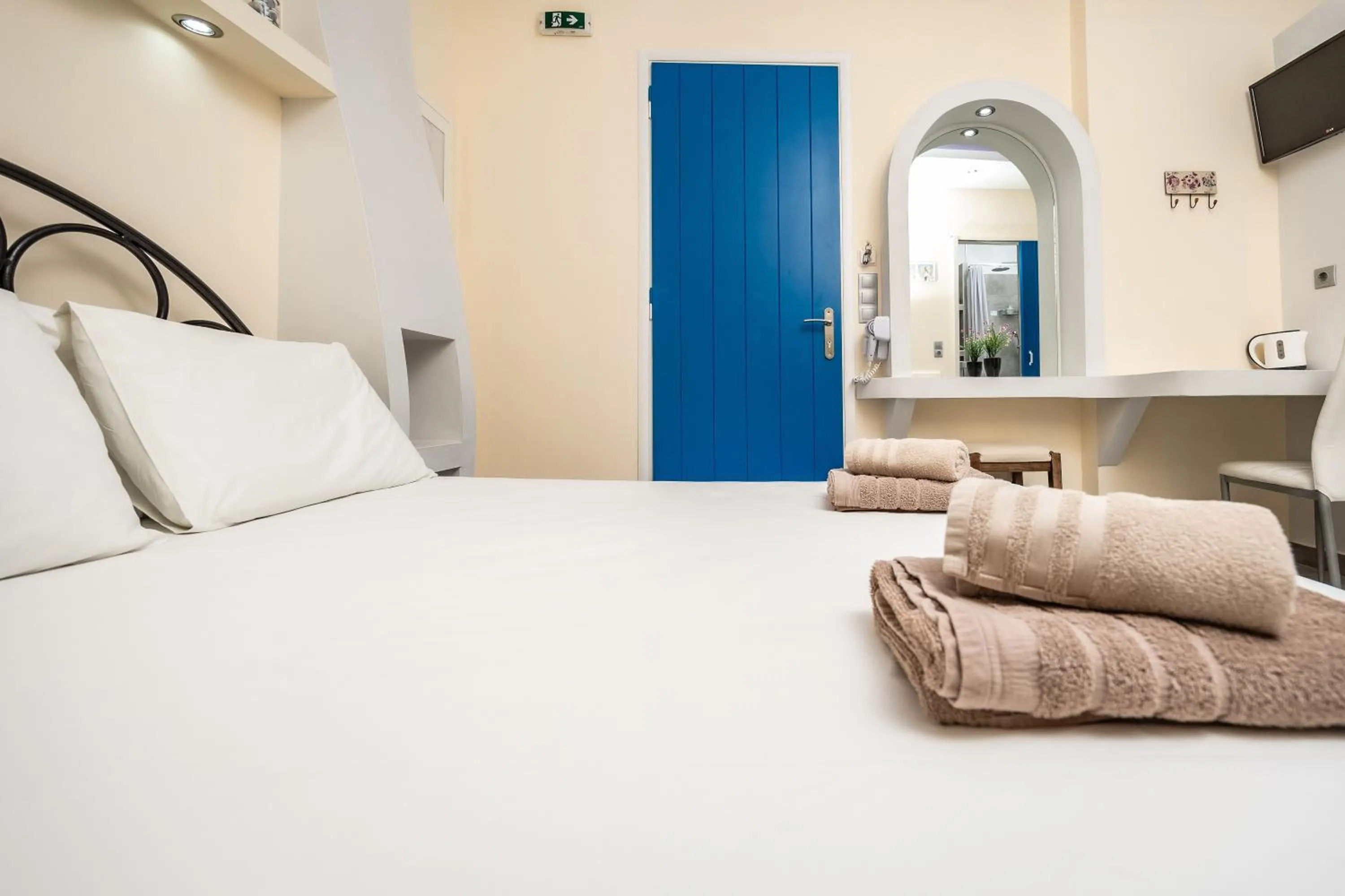 Bed in Lefkes Studios