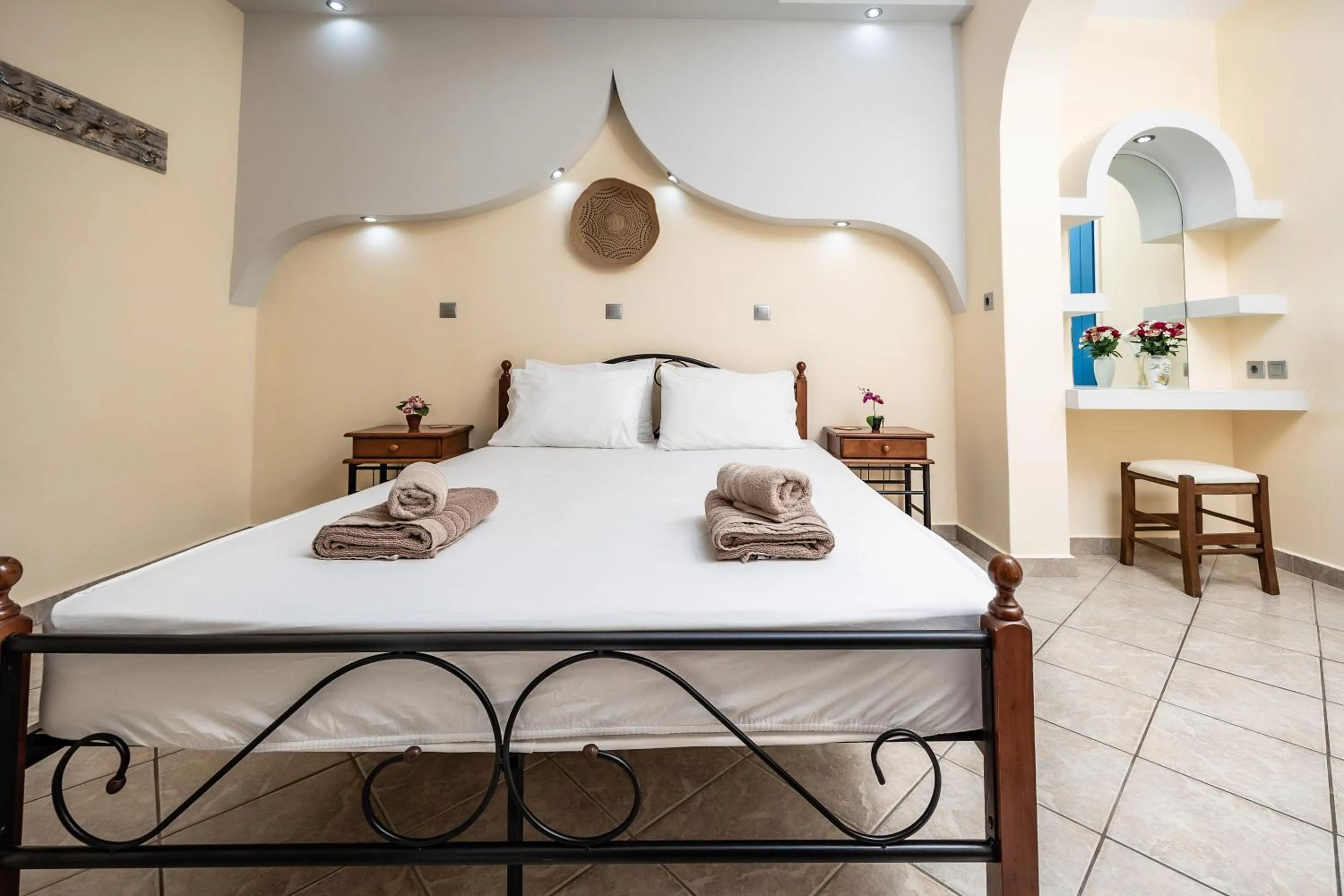 Bed in Lefkes Studios
