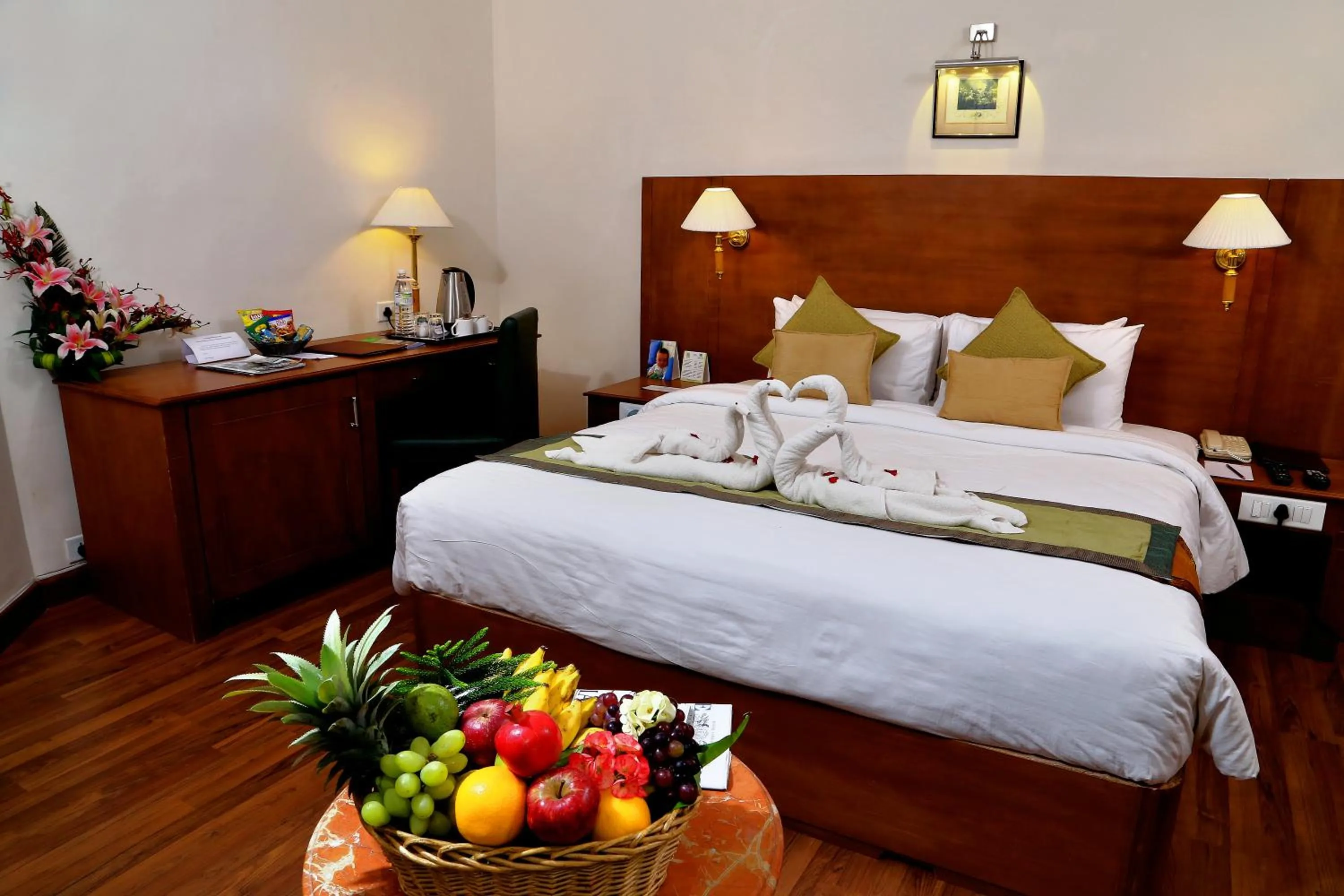 Shower, Bed in Gokulam Park Hotel & Convention Centre