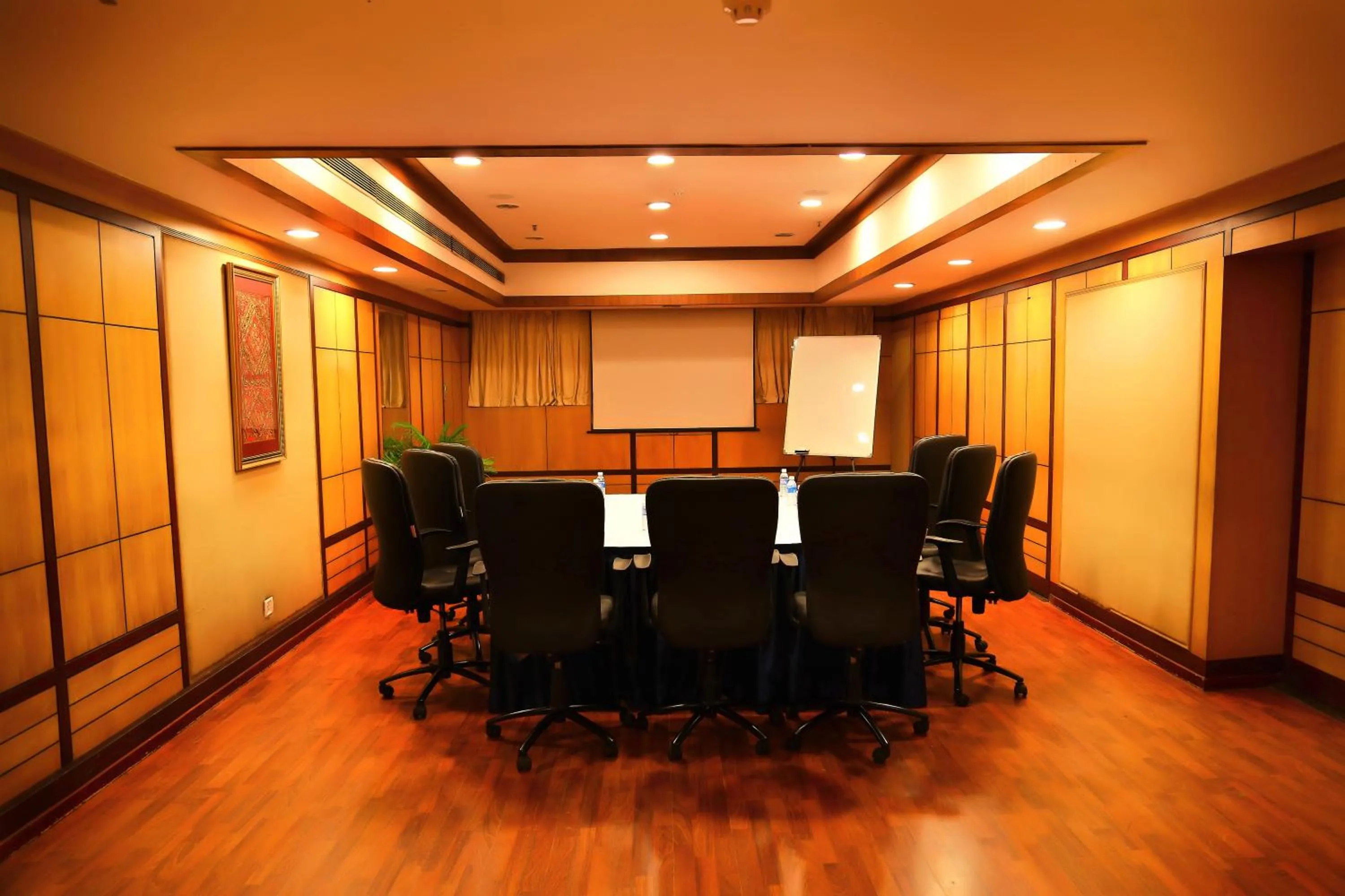 Business facilities in Gokulam Park Hotel & Convention Centre