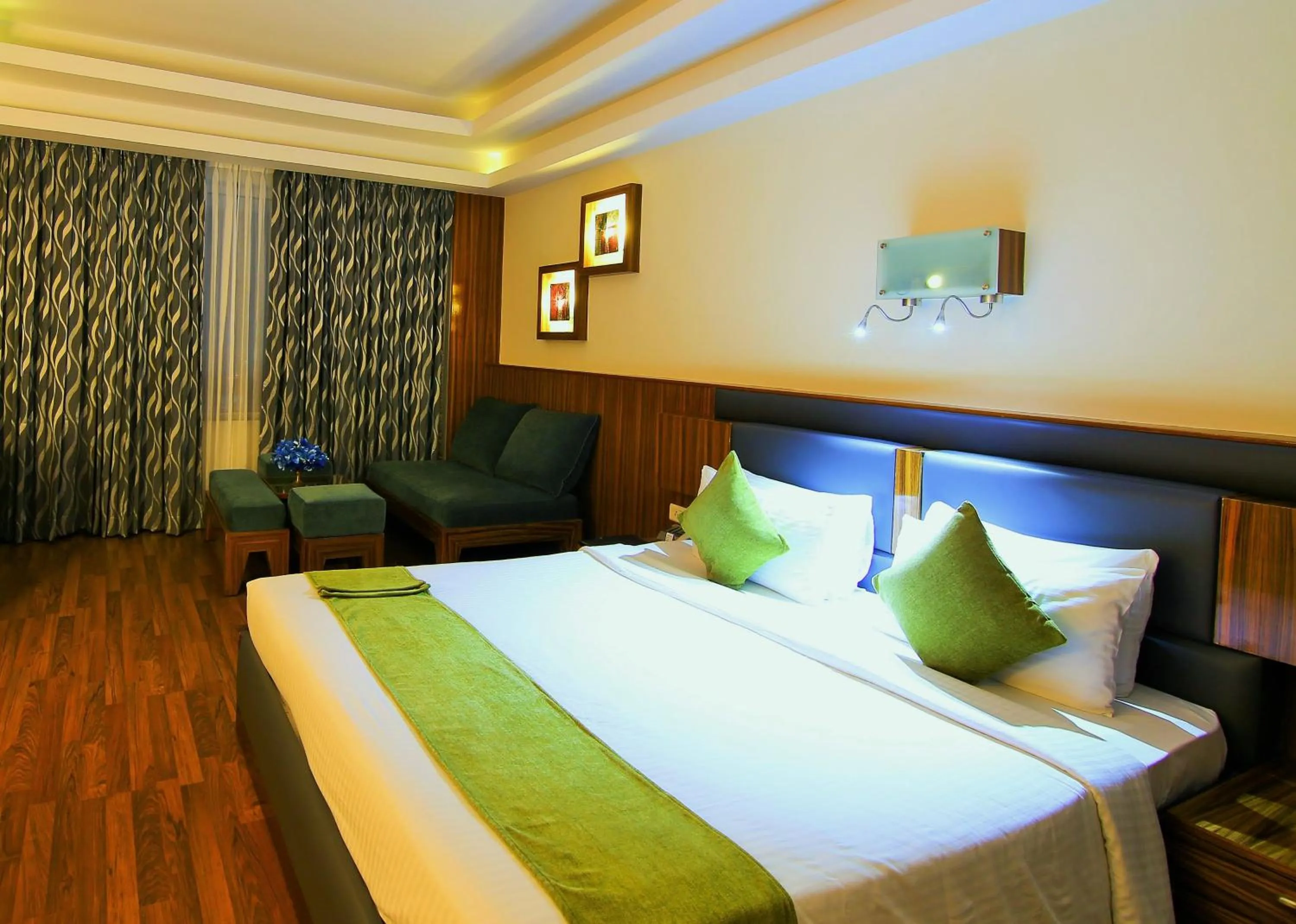 Bedroom, Bed in Gokulam Park Hotel & Convention Centre