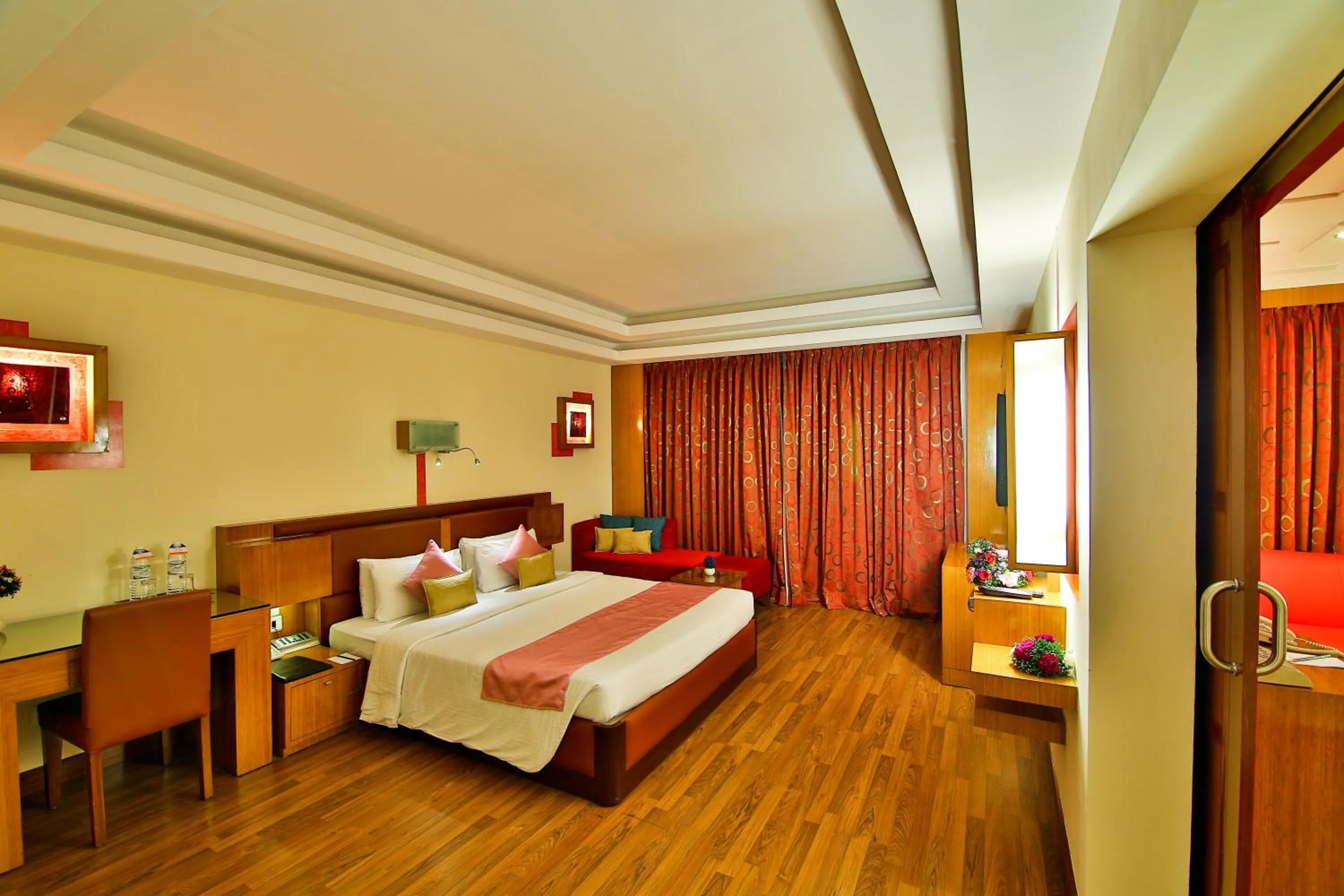 Bedroom, Bed in Gokulam Park Hotel & Convention Centre