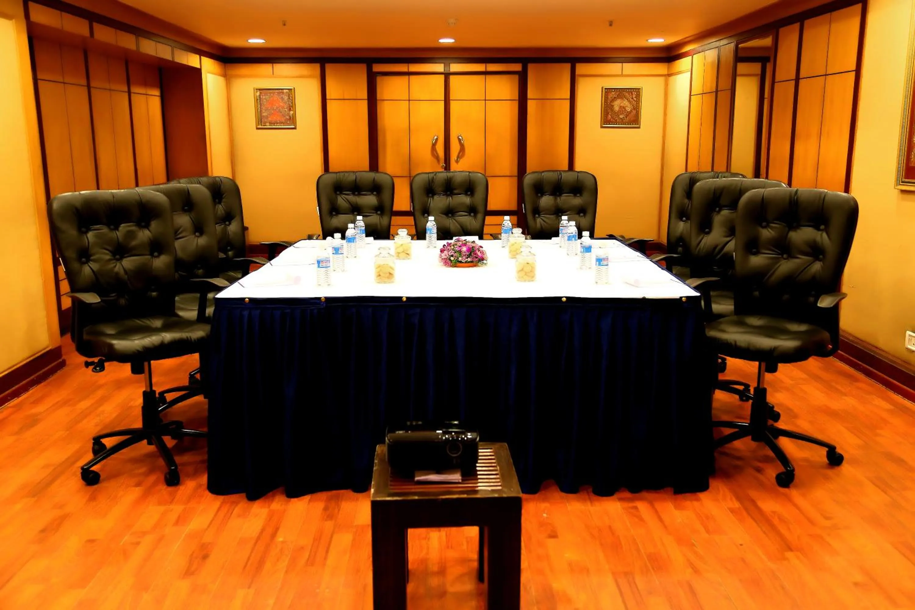 Business facilities in Gokulam Park Hotel & Convention Centre