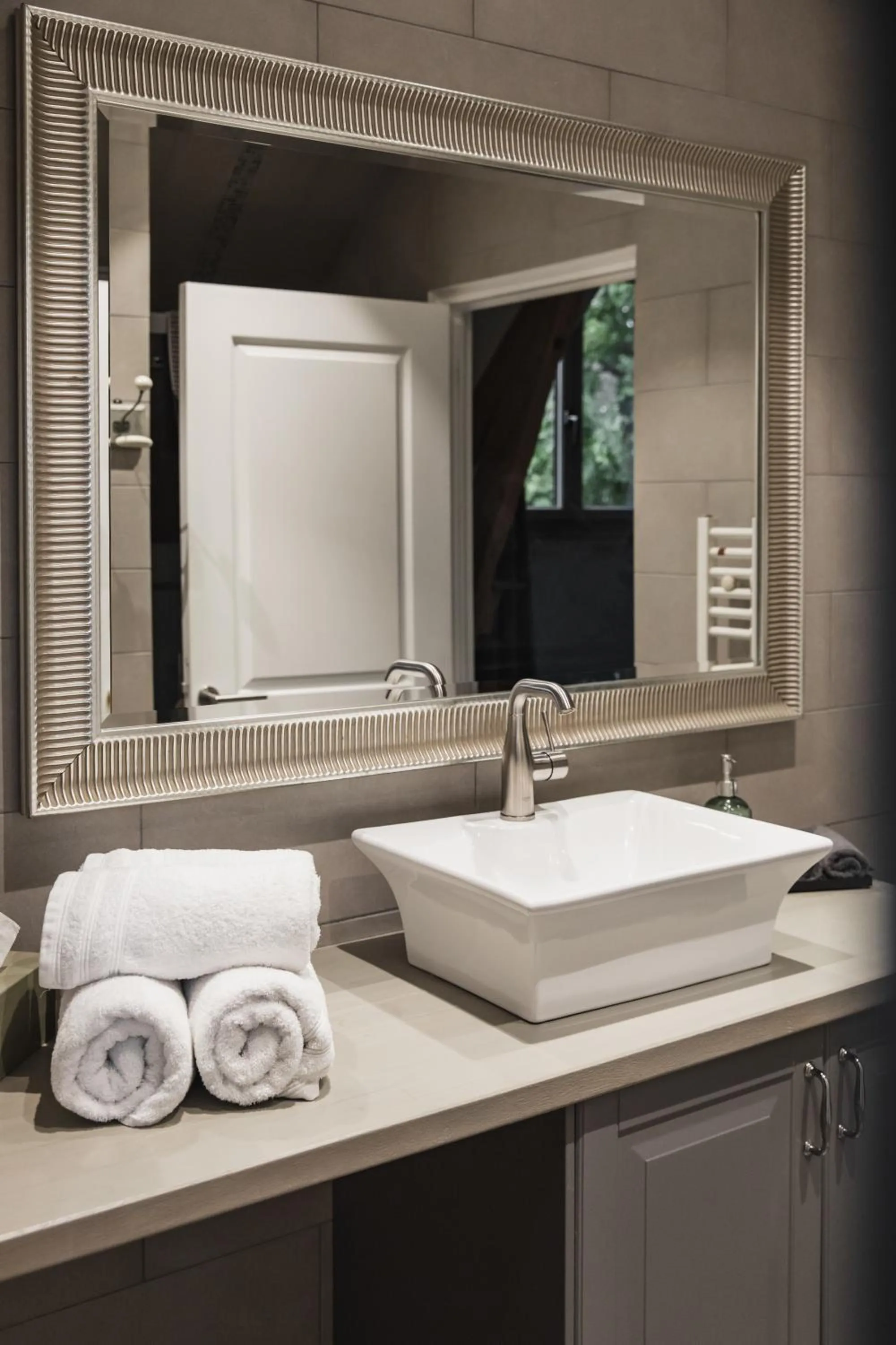 Shower in La Bastide de Barbizon