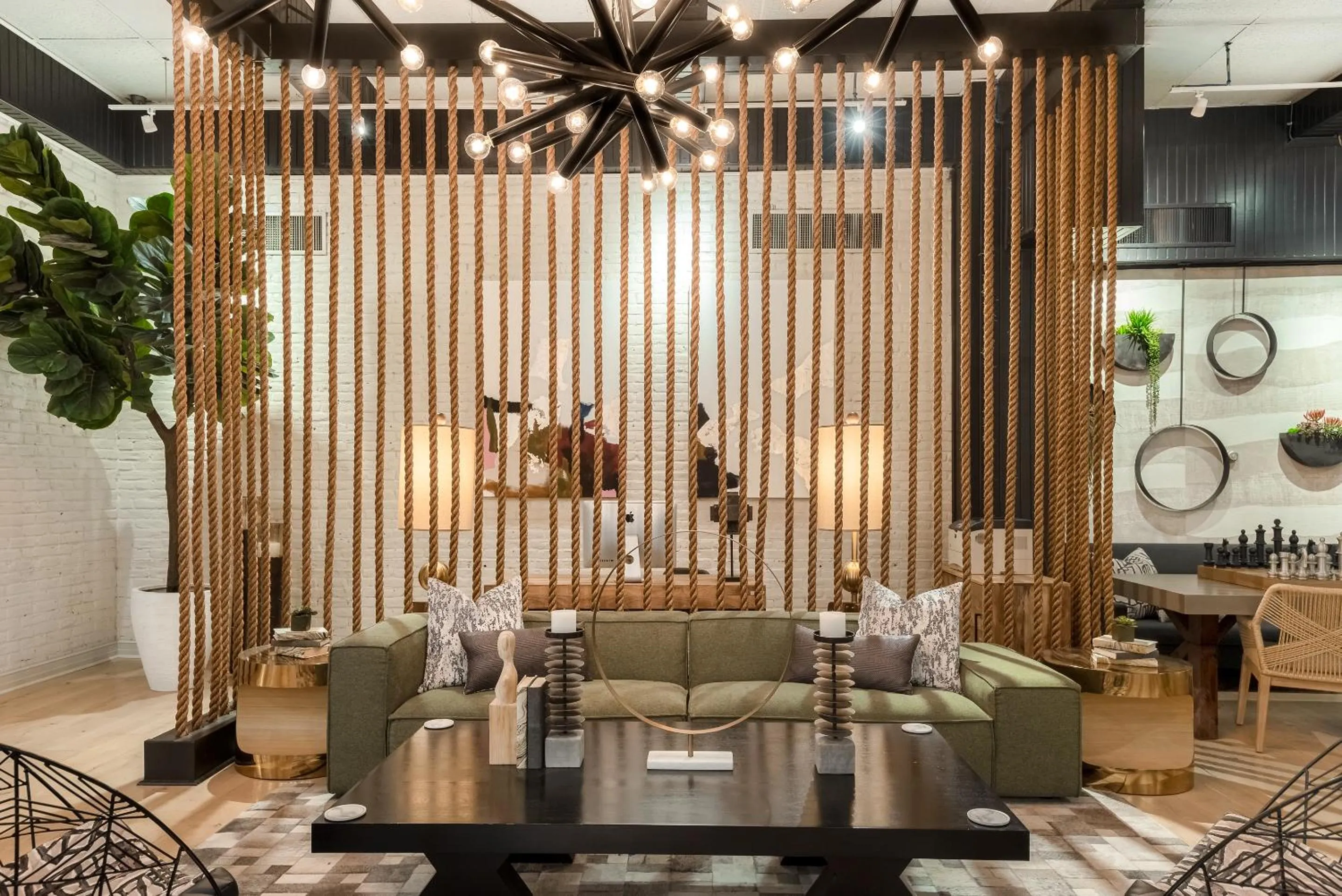 Communal lounge/ TV room in Riverwalk Plaza Hotel