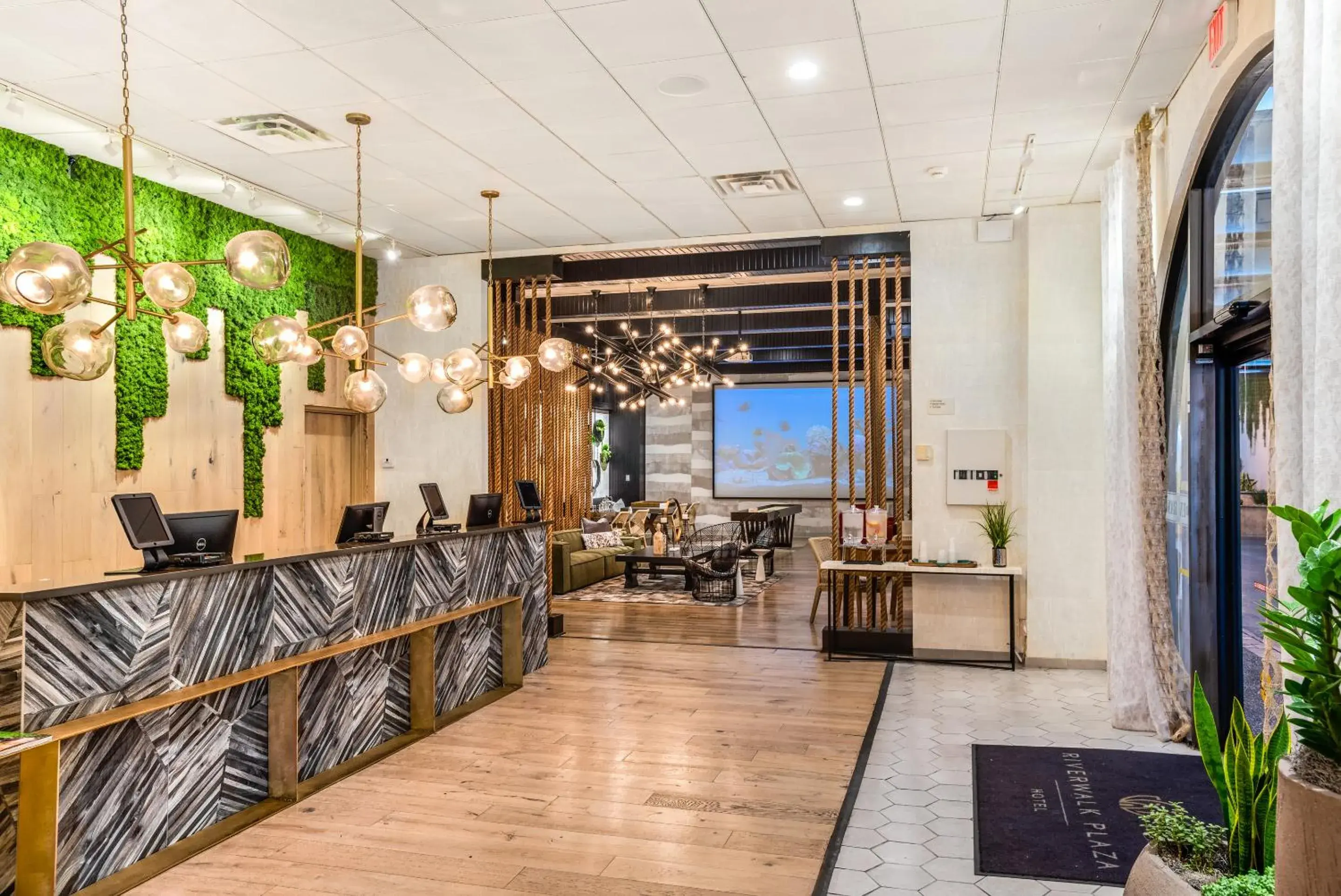 Lobby or reception in Riverwalk Plaza Hotel Lobby or reception in Riverwalk Plaza Hotel