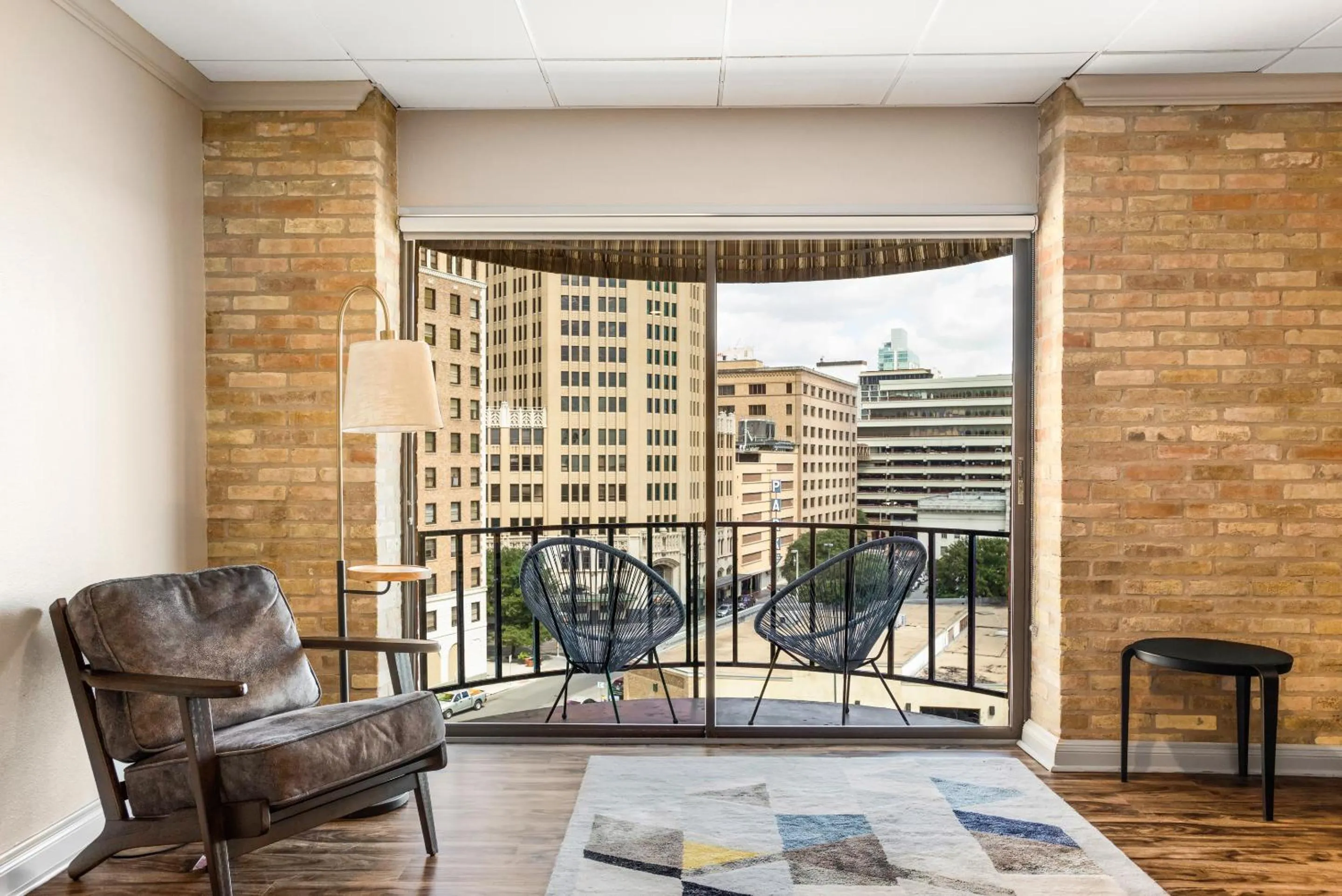 Riverwalk Plaza Hotel