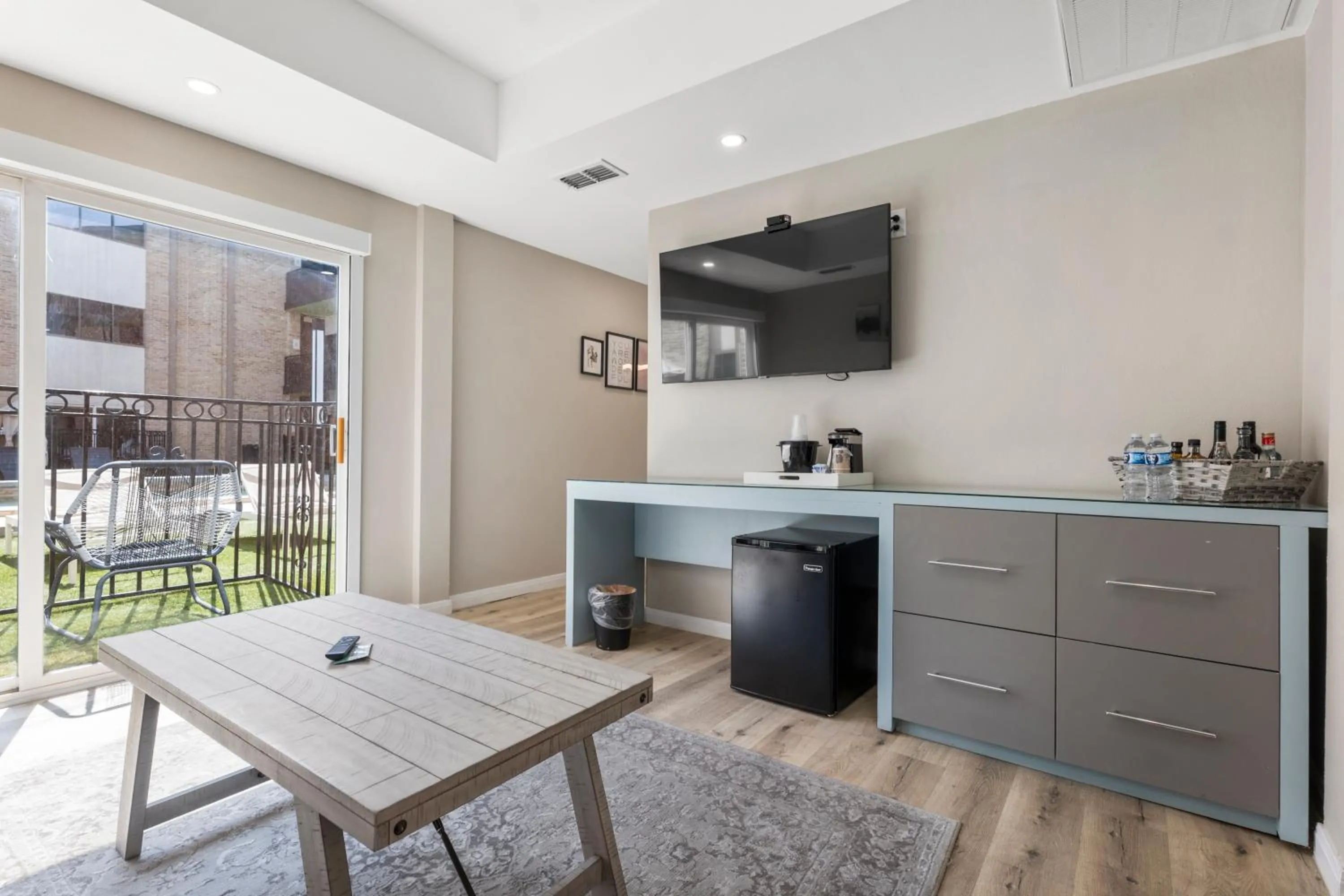 Riverwalk Plaza Hotel