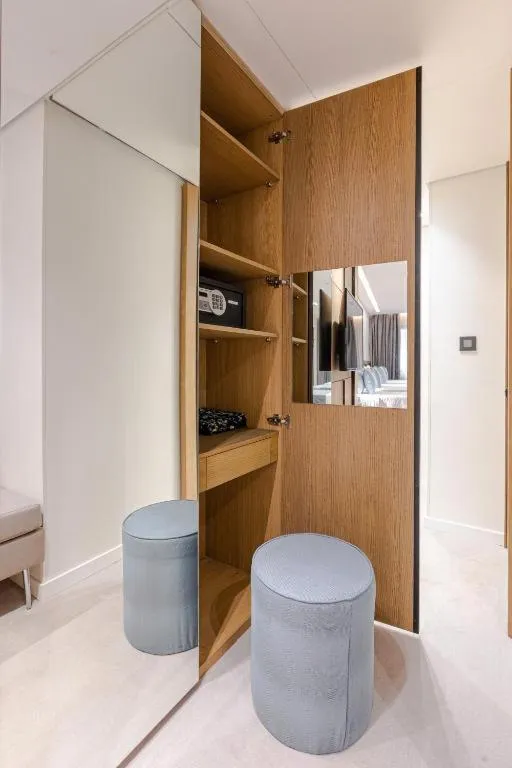 wardrobe in Assaafa Hotel