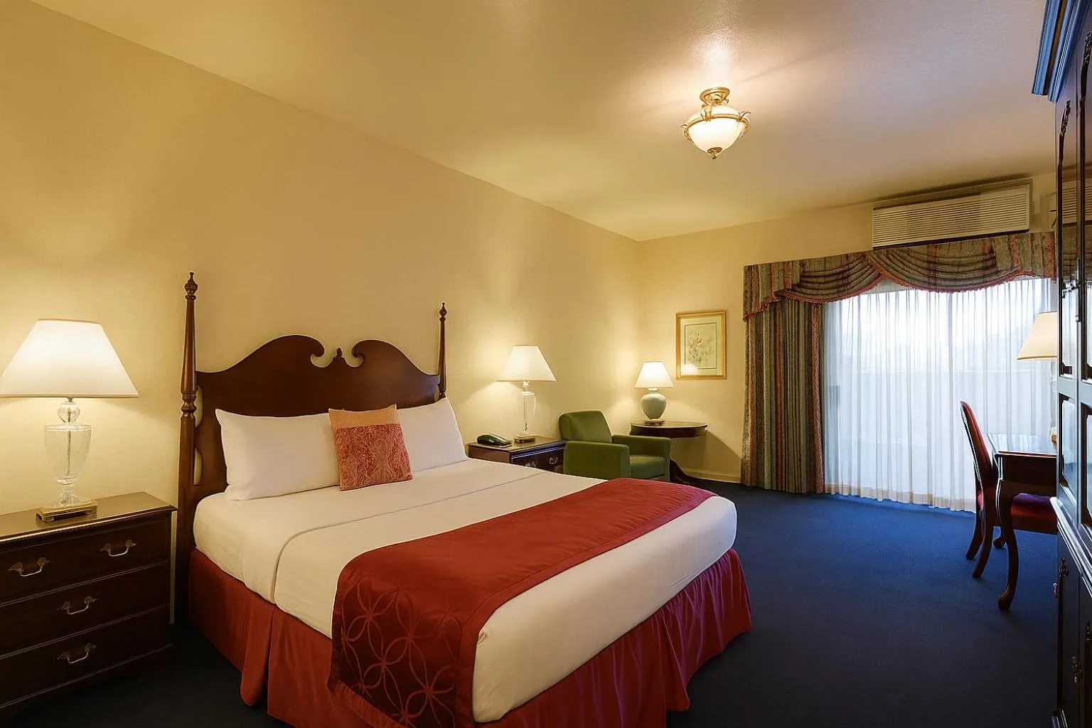 Bedroom, Bed in Carlyle Hotel