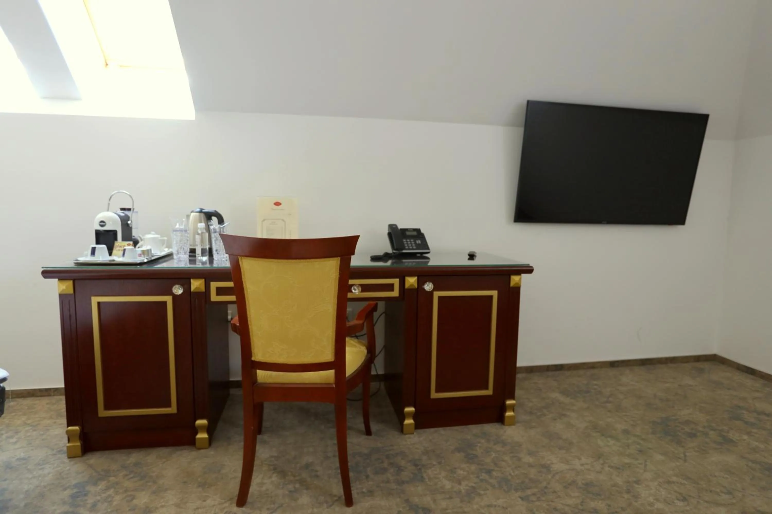 TV and multimedia in Integra Hotel