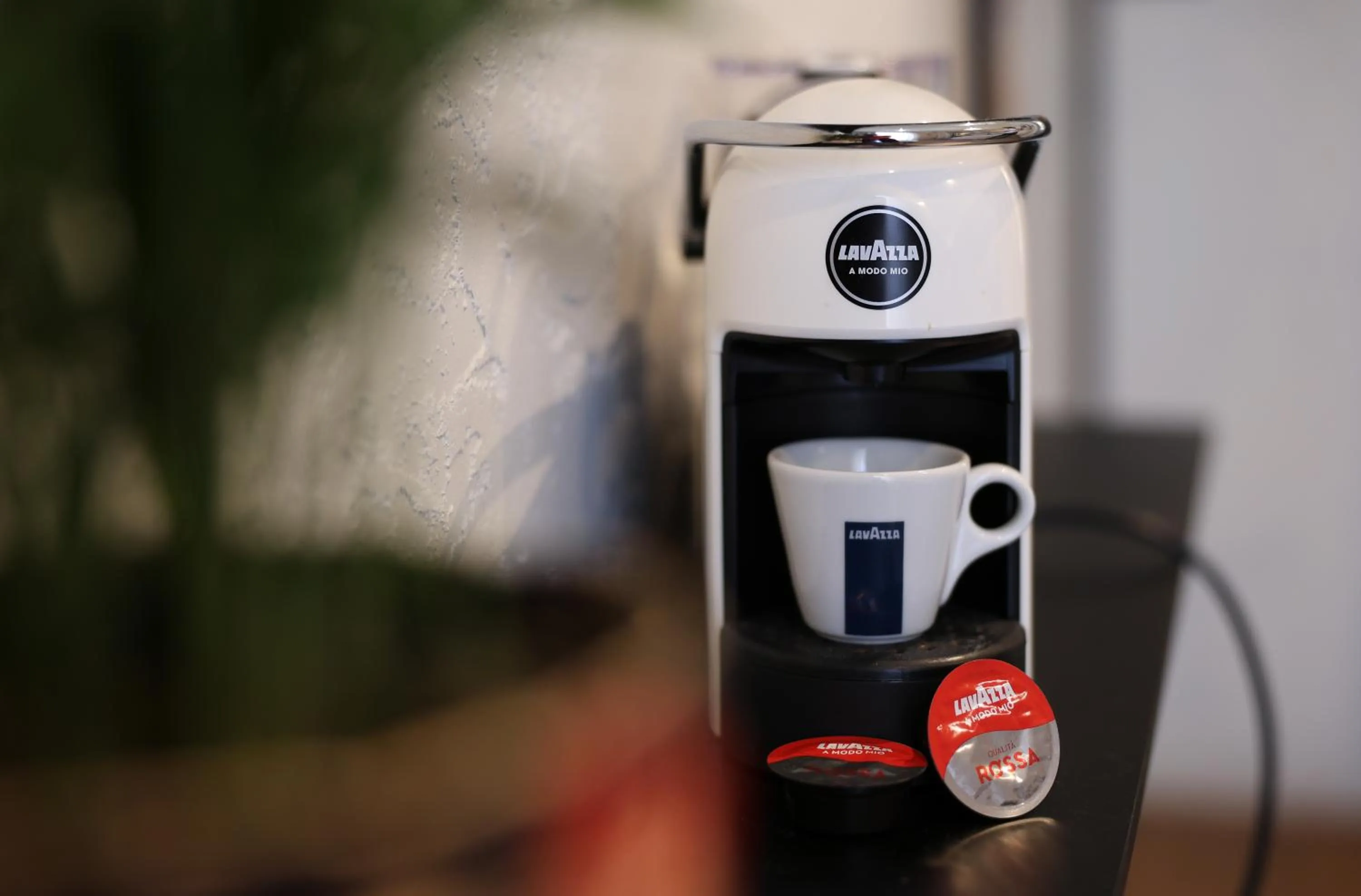 Coffee/tea facilities in Integra Hotel