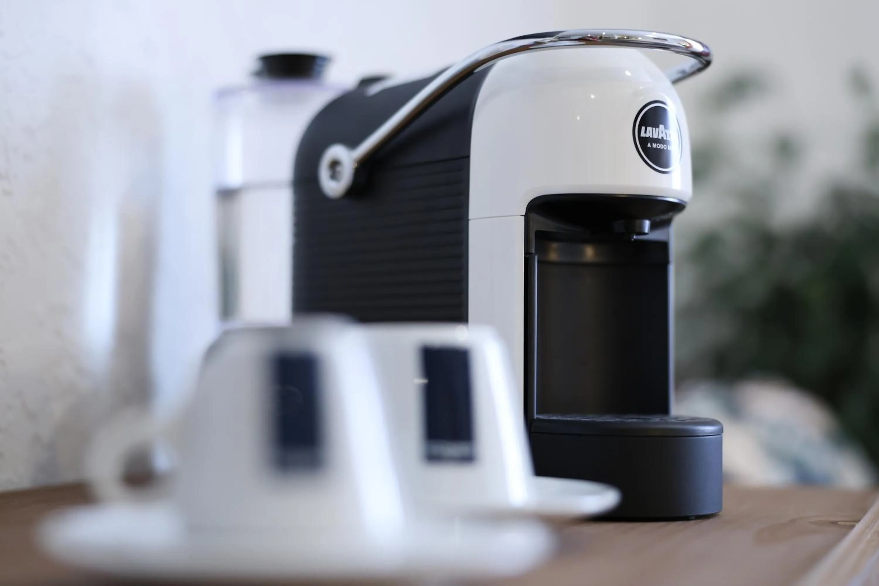 Coffee/tea facilities in Integra Hotel