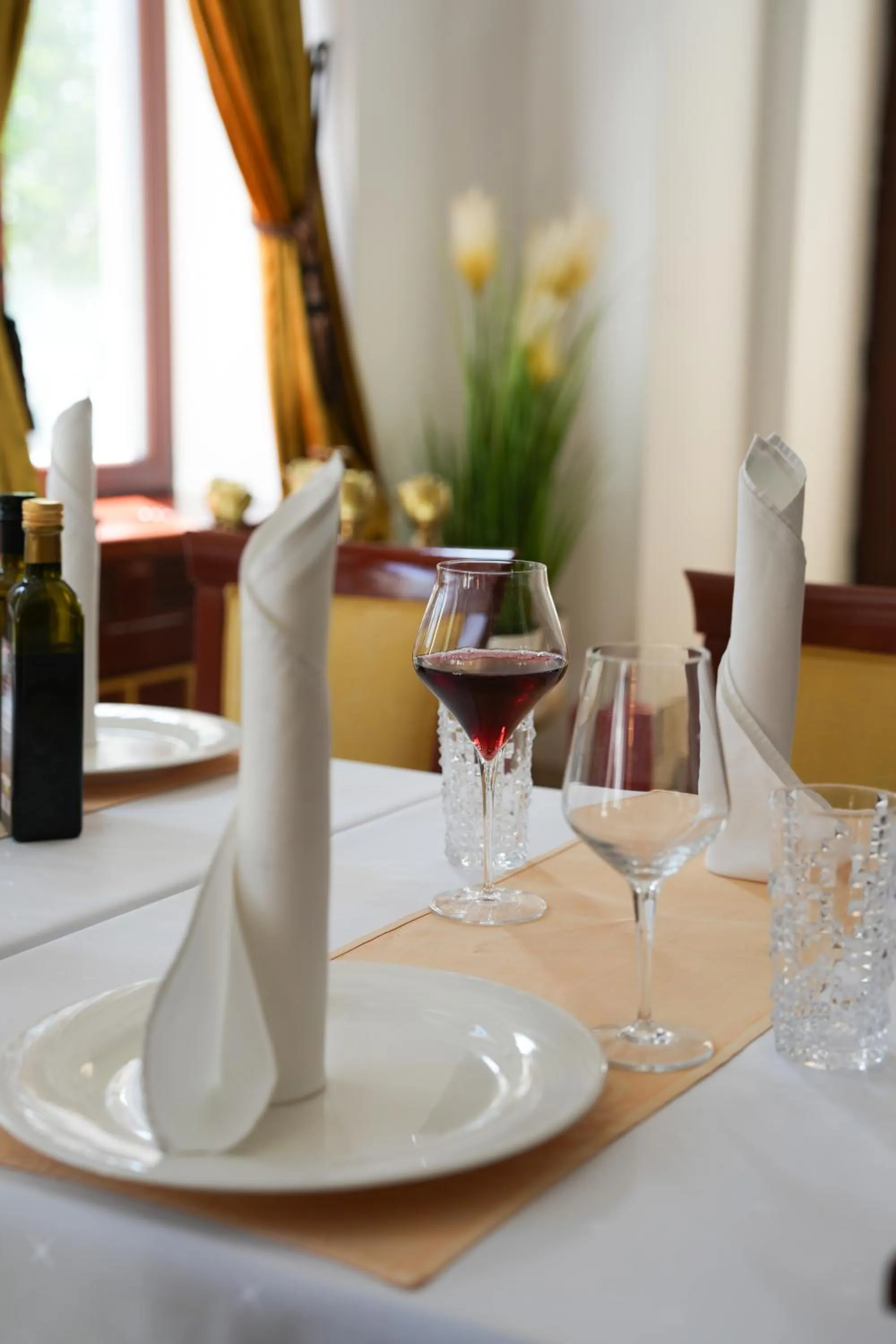 Restaurant/places to eat in Integra Hotel