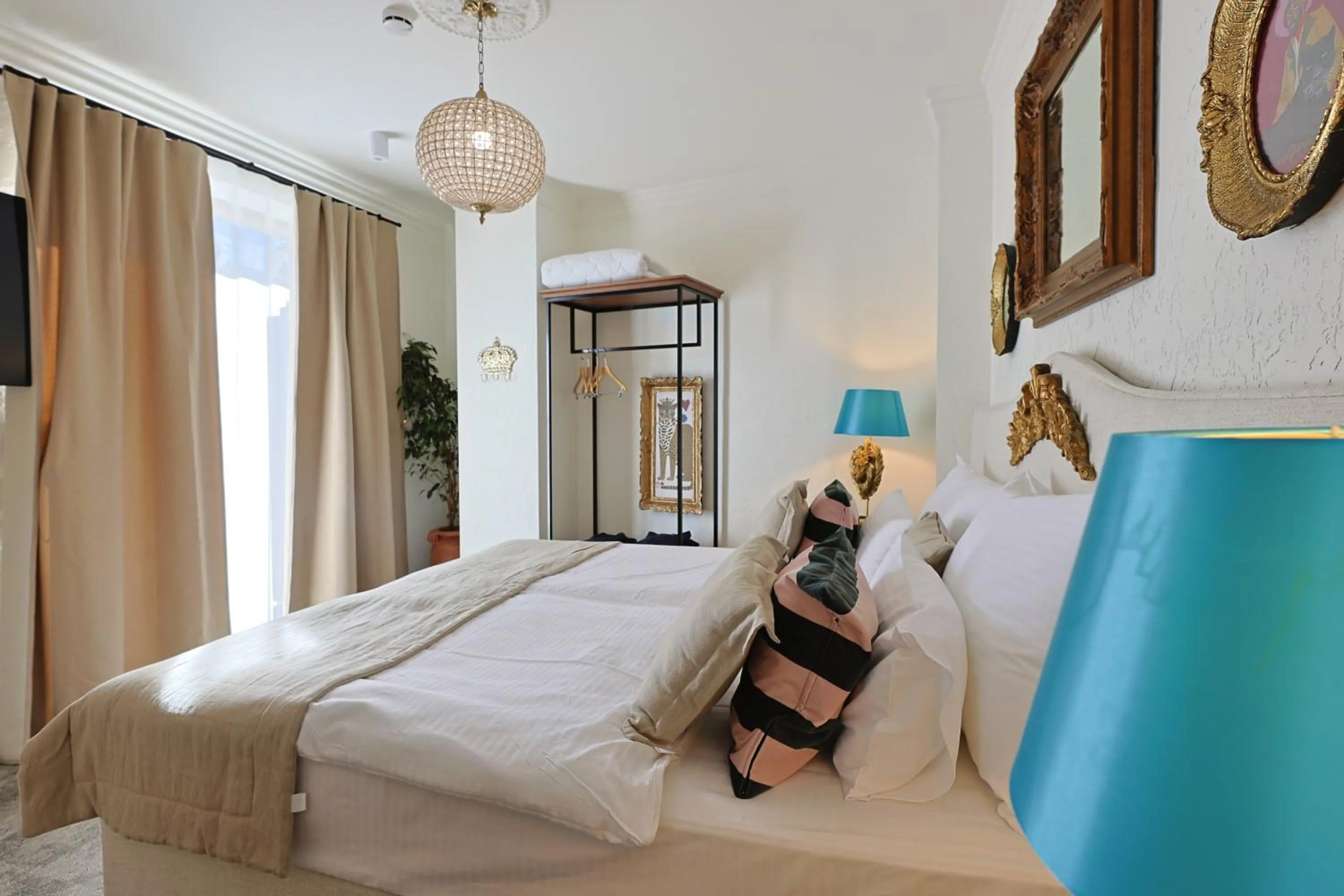 Decorative detail, Bed in Integra Hotel