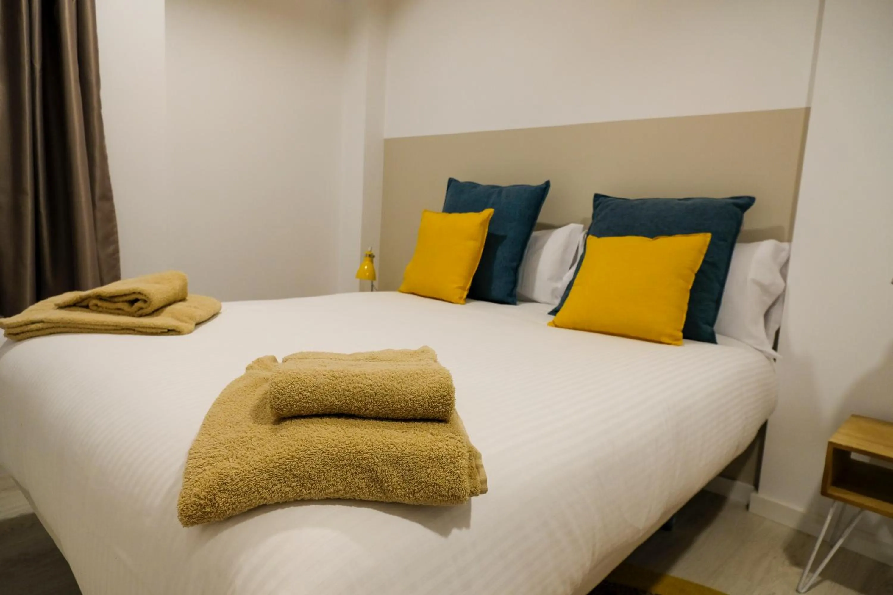 Bed in Silken Casa Platerias Siglo XV