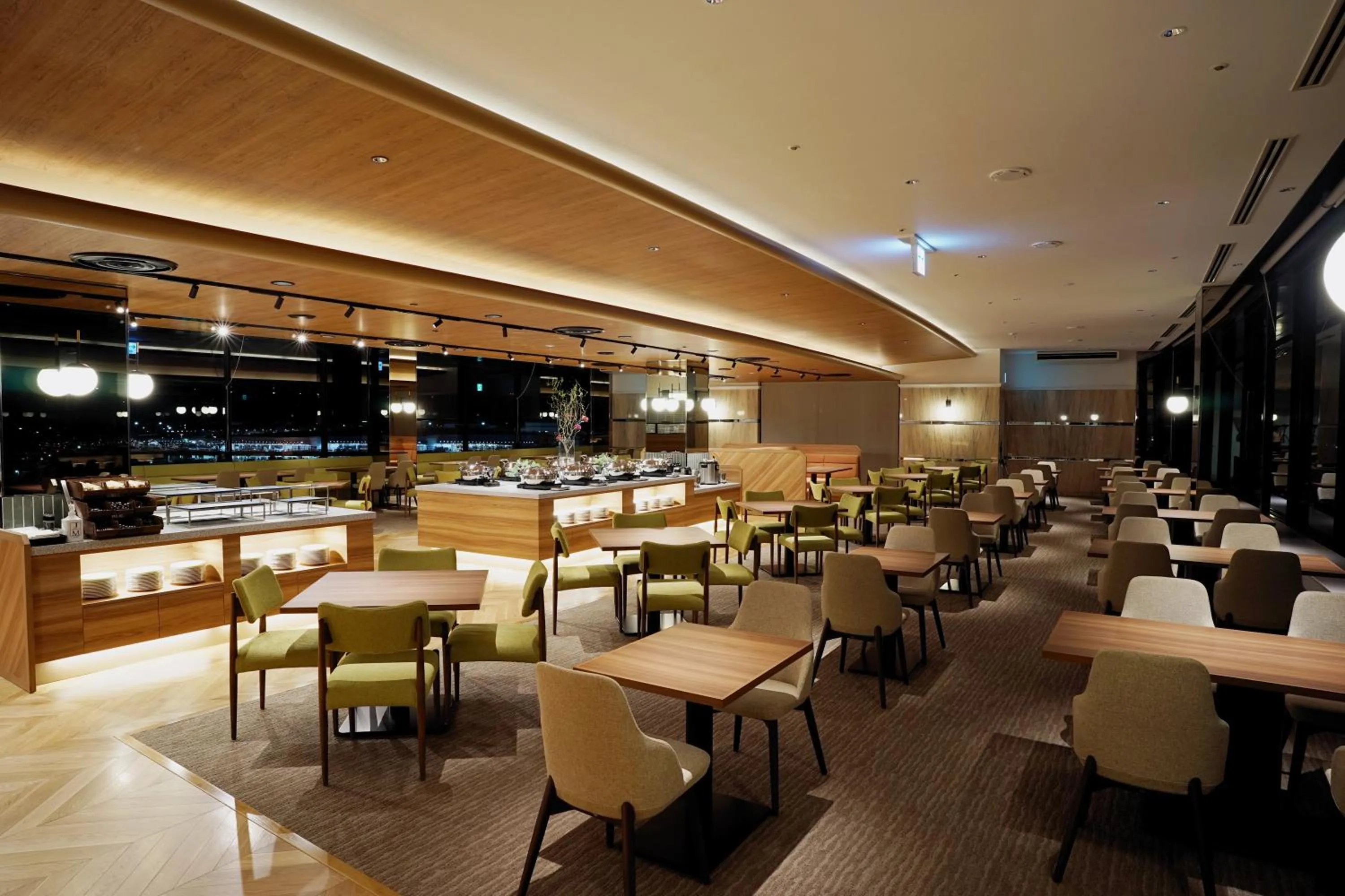 Restaurant/places to eat in Marroad International Hotel Narita