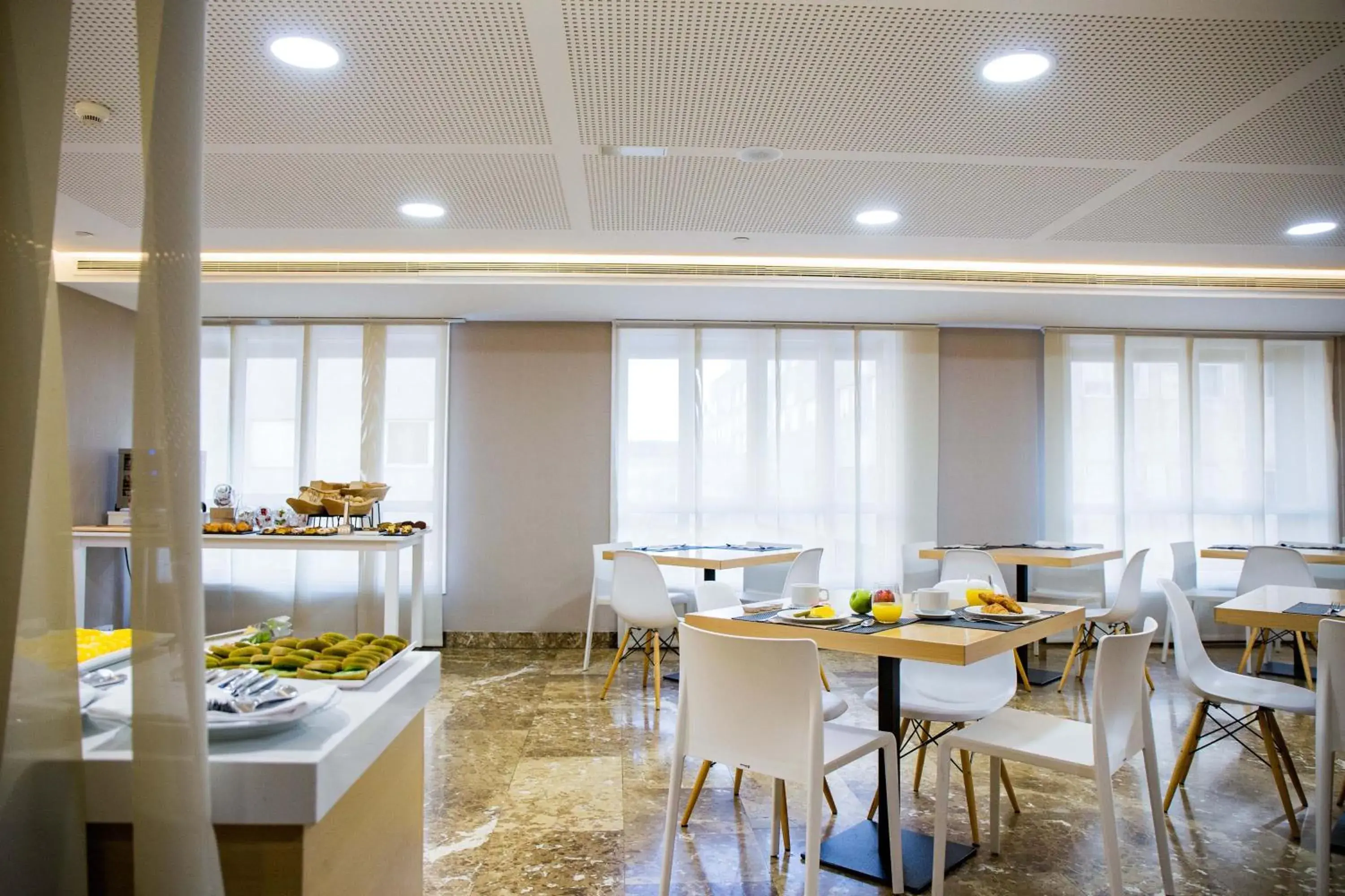 Buffet breakfast in Hotel Gelmírez Buffet breakfast in Hotel Gelmírez