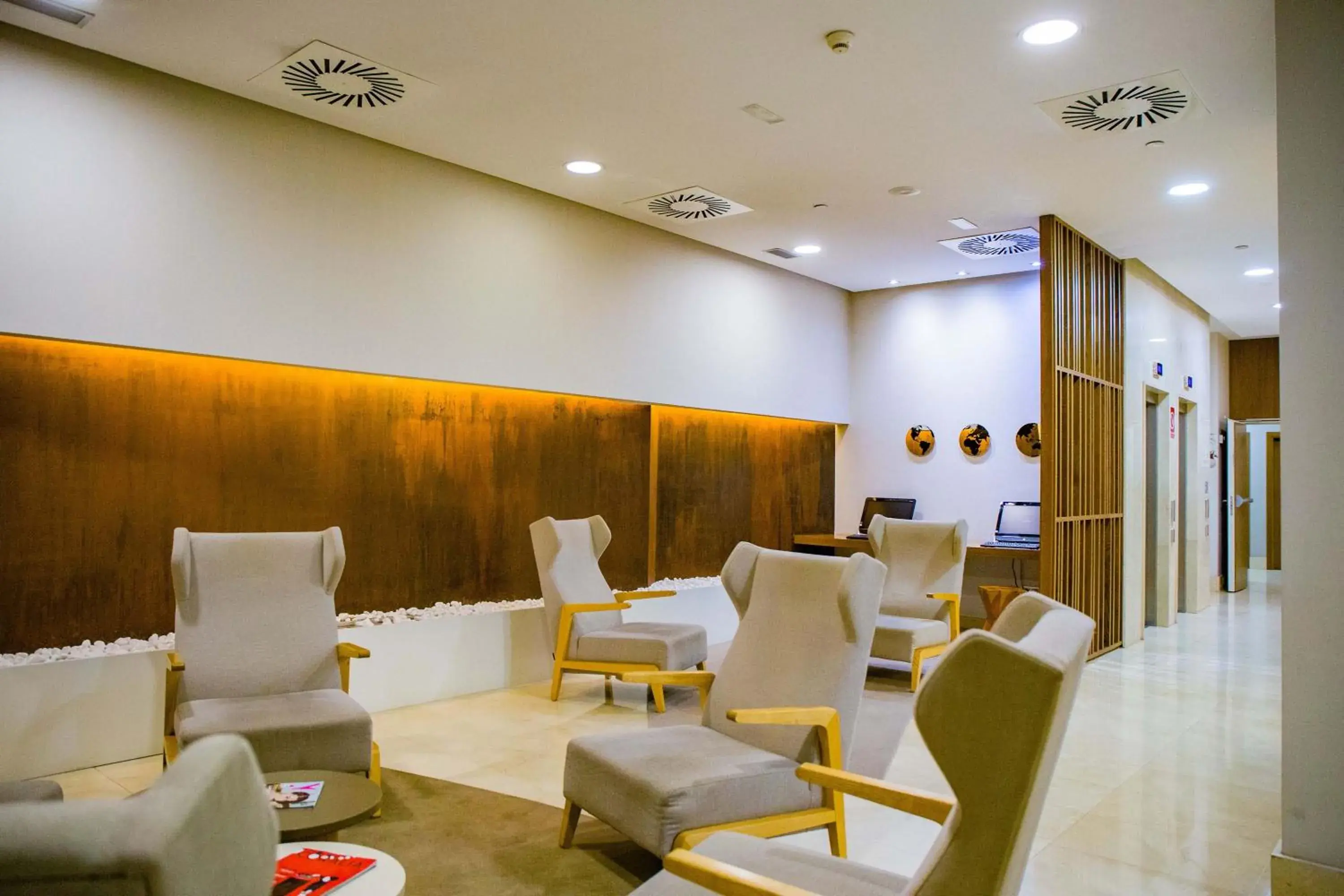 Lobby or reception in Hotel Gelmírez Lobby or reception in Hotel Gelmírez