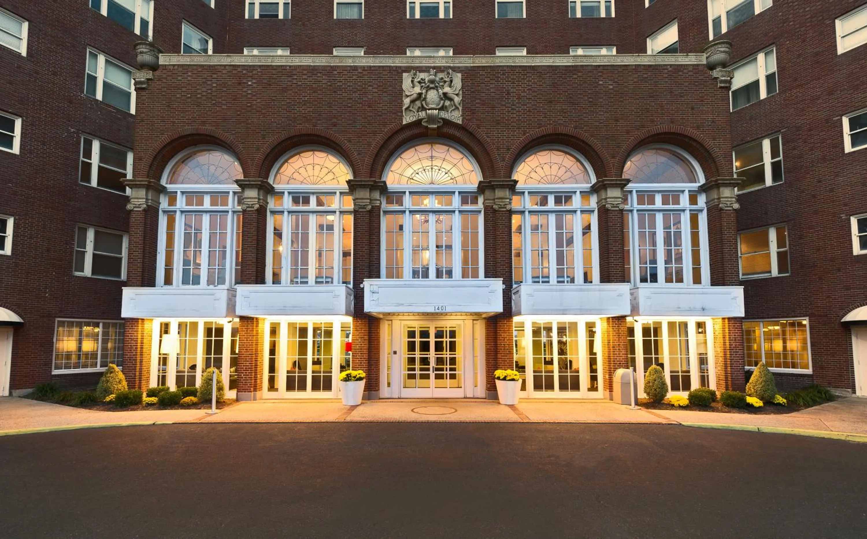 Property building in Berkeley Oceanfront Hotel