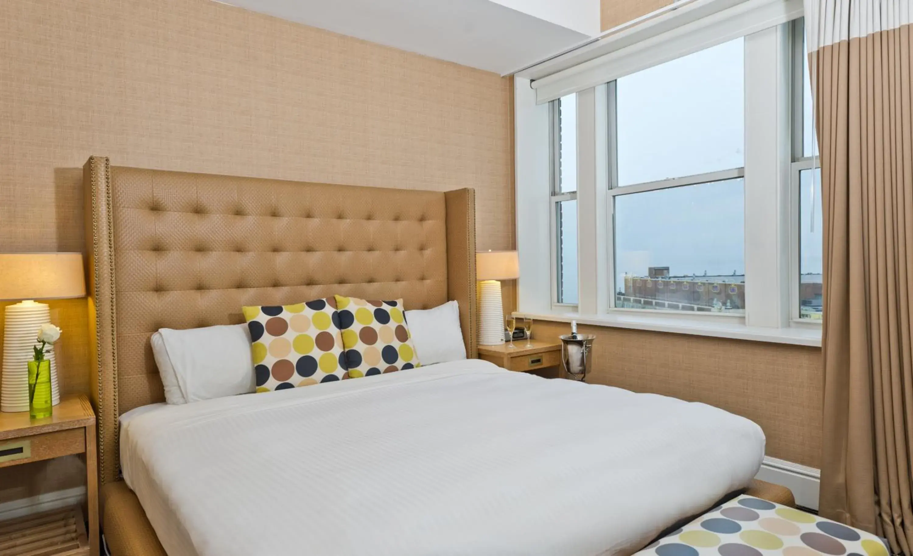 Bed in Berkeley Oceanfront Hotel Bed in Berkeley Oceanfront Hotel