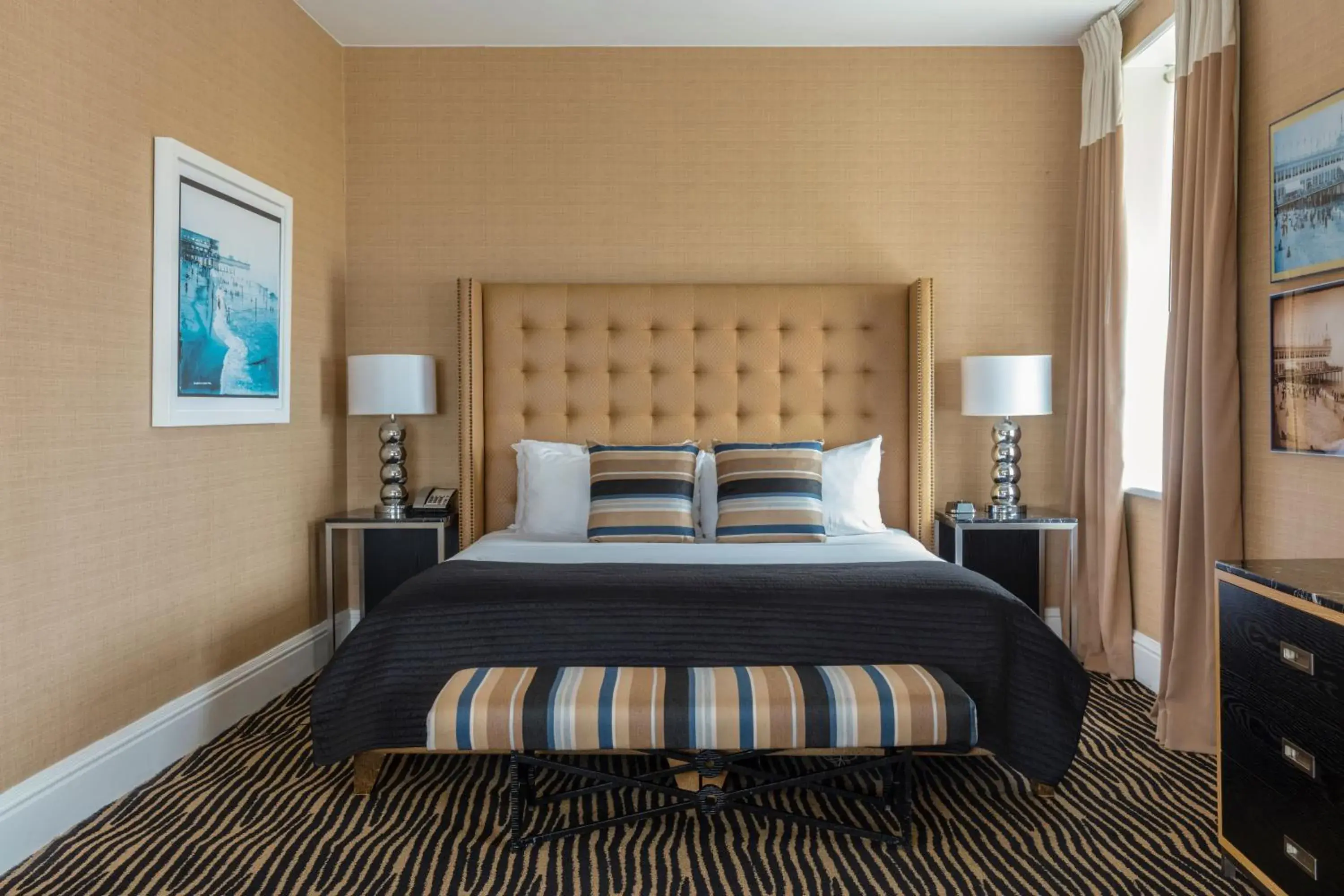 Bed in Berkeley Oceanfront Hotel Bed in Berkeley Oceanfront Hotel