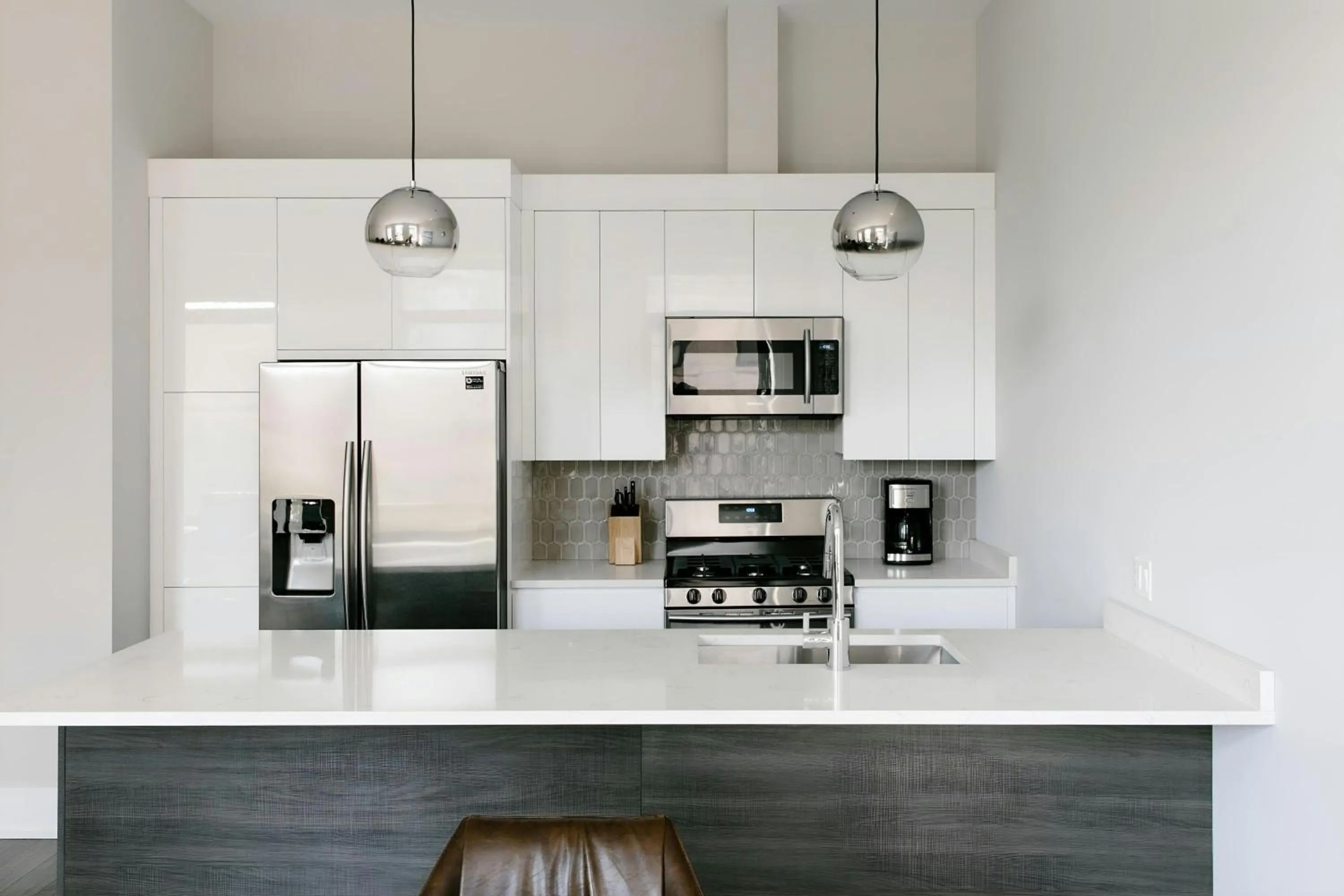 Kitchen or kitchenette in Sonder by Marriott Bonvoy Greektown Apartments