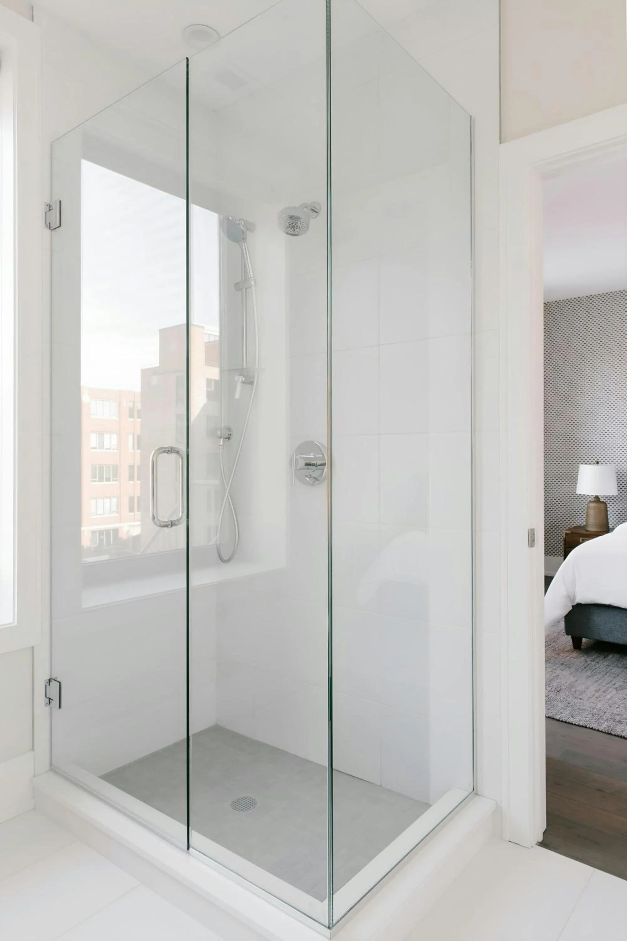 Bathroom, Bed in Sonder by Marriott Bonvoy Greektown Apartments