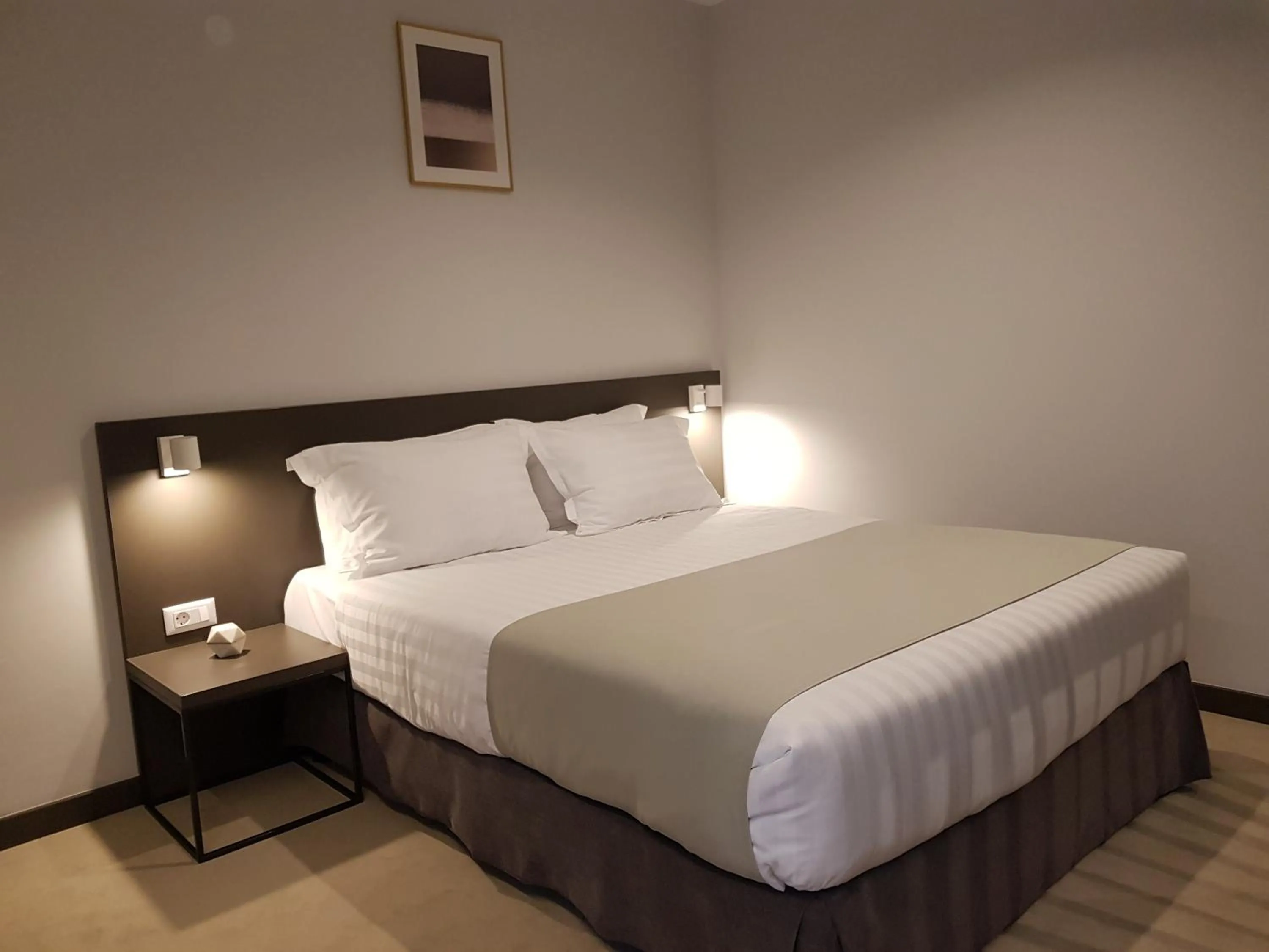 Photo of the whole room, Bed in NOVO Boutique
