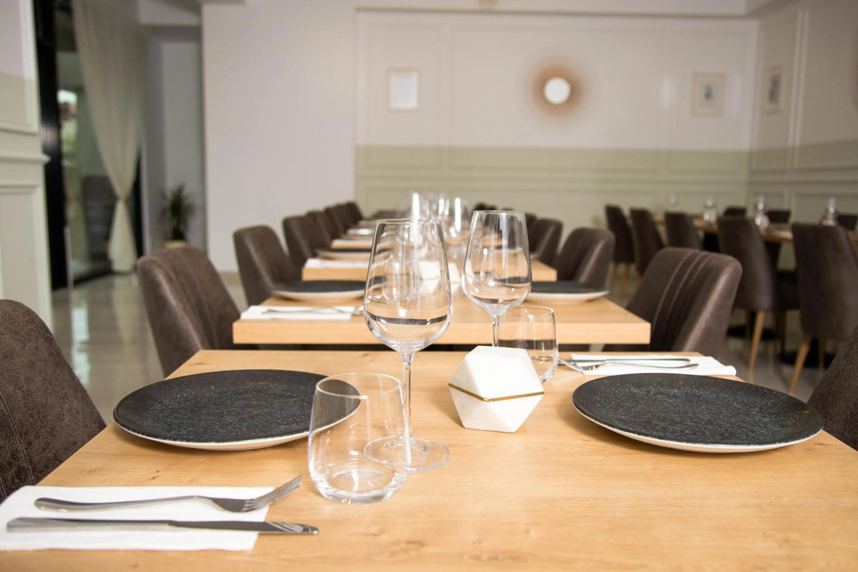 Restaurant/places to eat in NOVO Boutique
