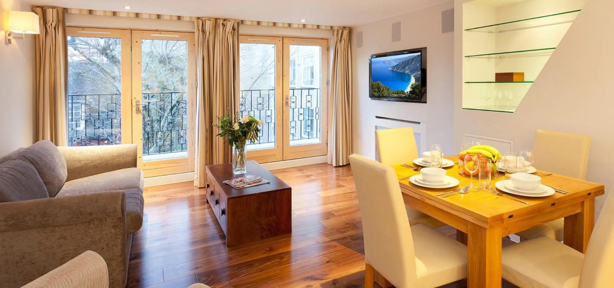 Living room in Tavistock Place Apartments