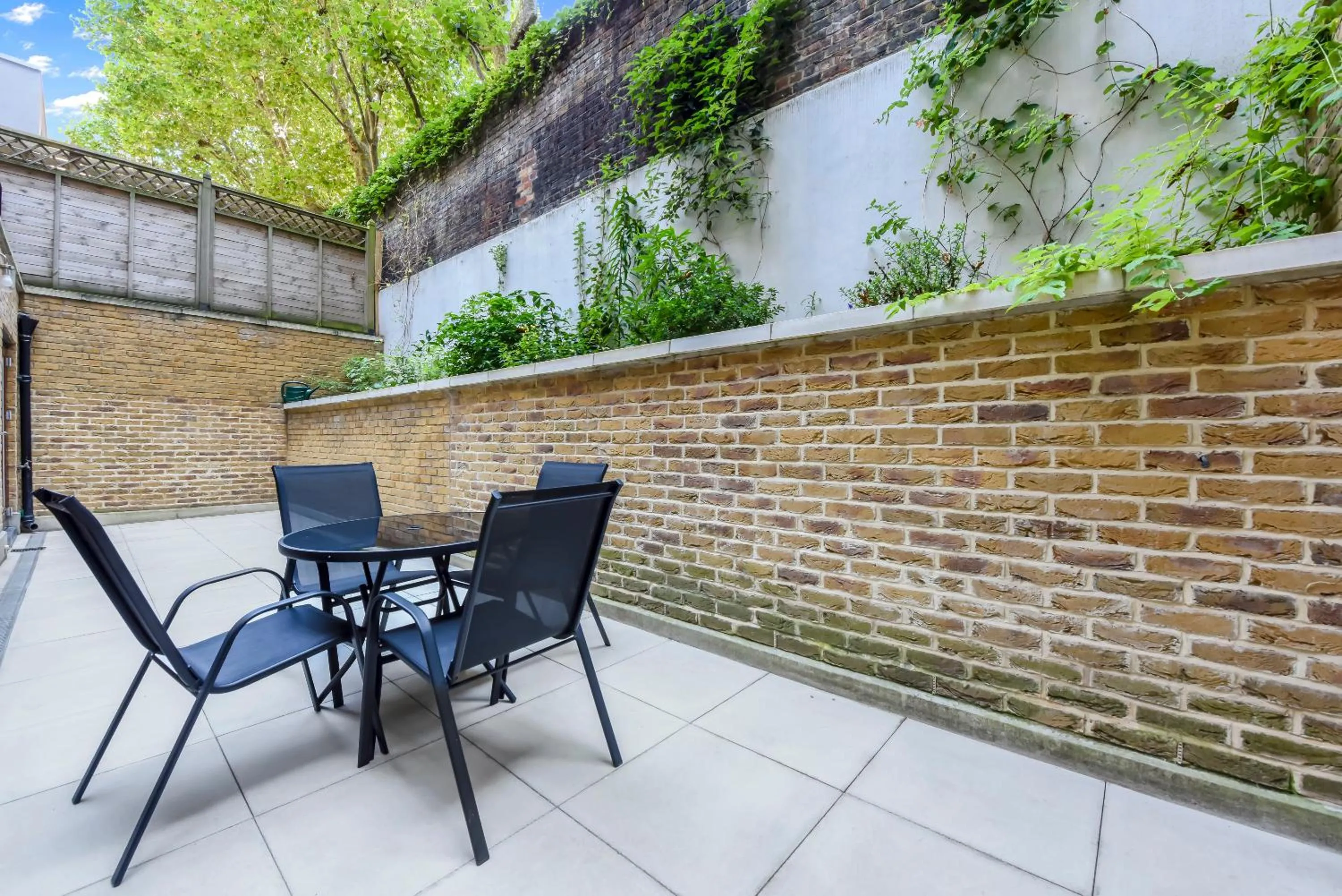 Balcony/Terrace in Tavistock Place Apartments