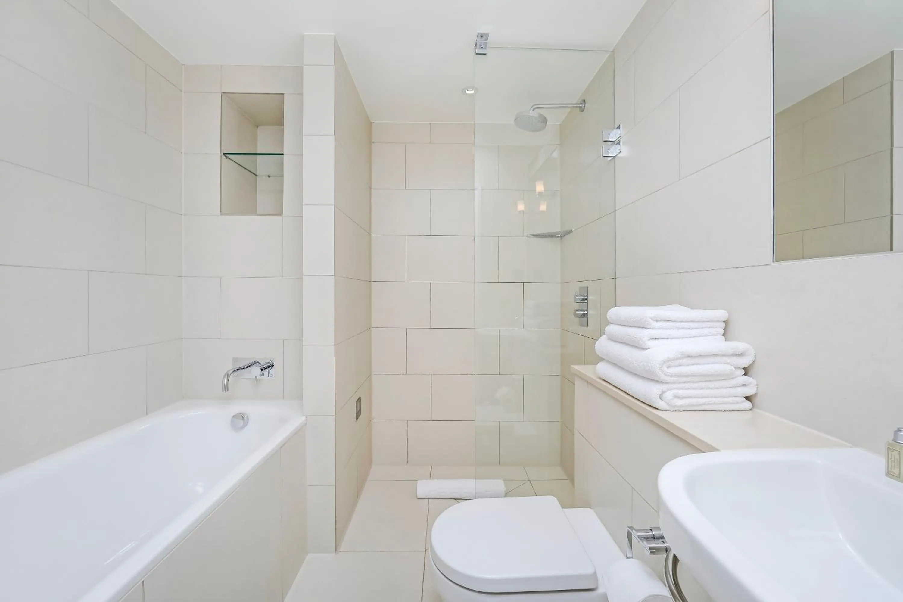 Toilet in Tavistock Place Apartments