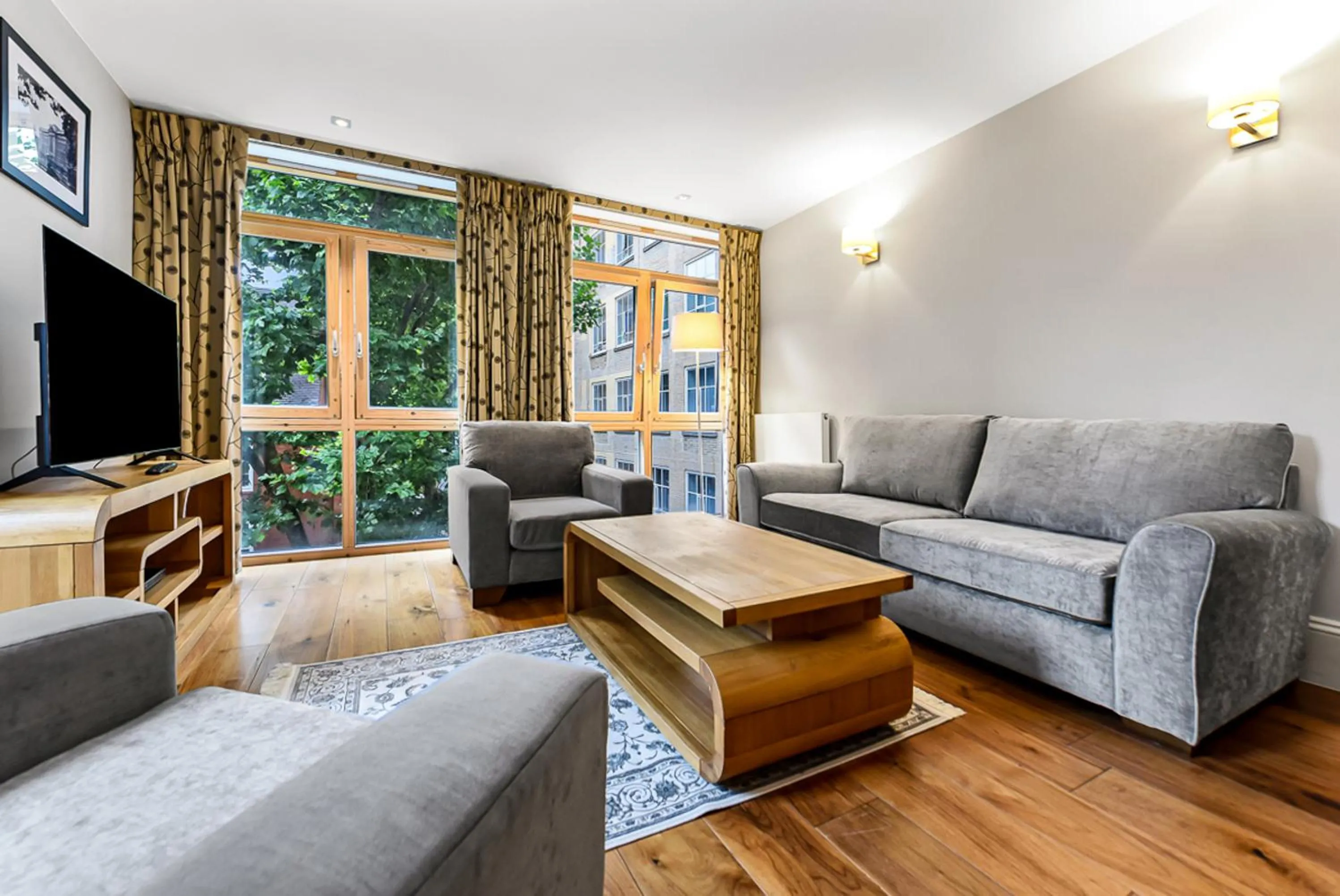 Living room in Tavistock Place Apartments