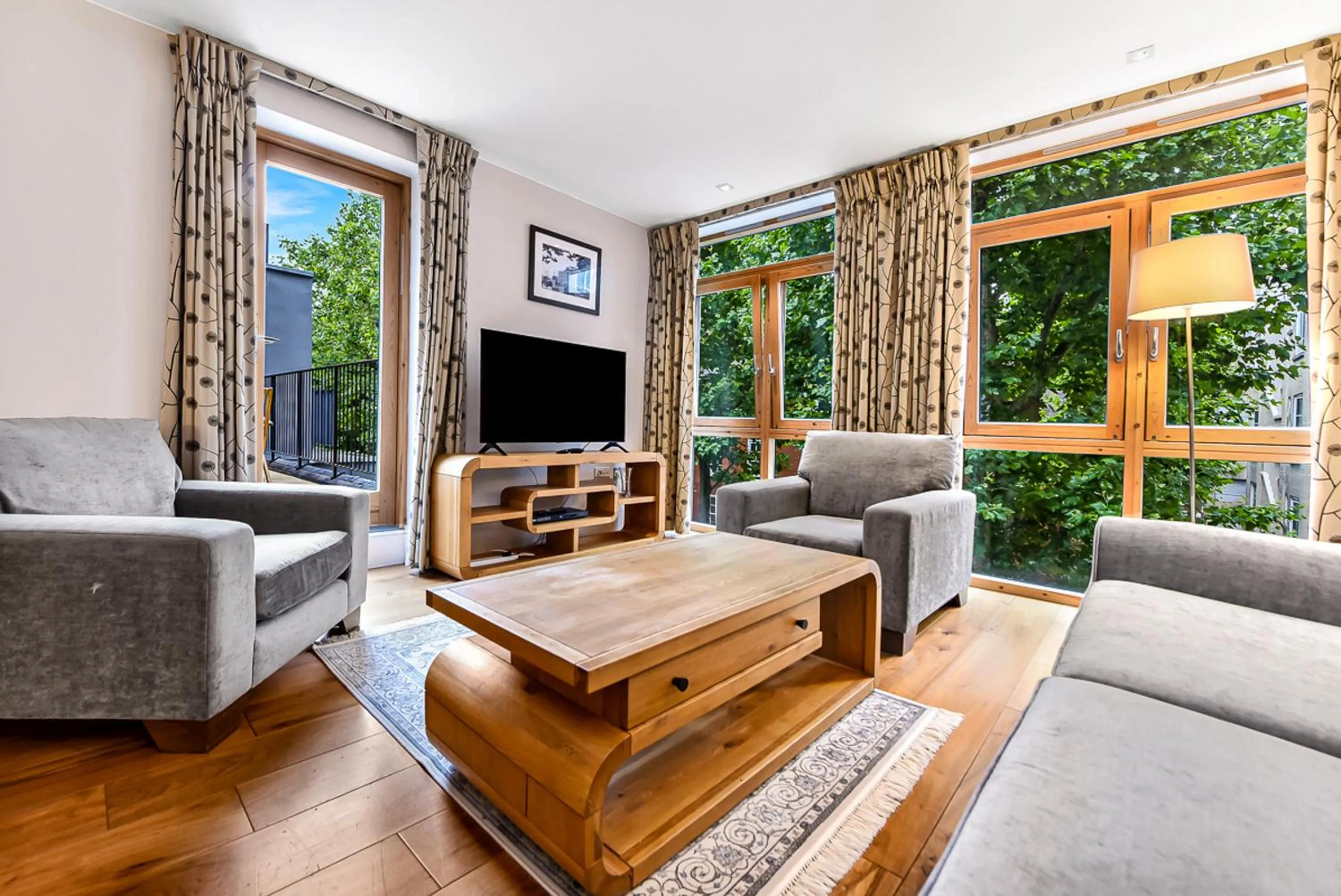 Living room in Tavistock Place Apartments