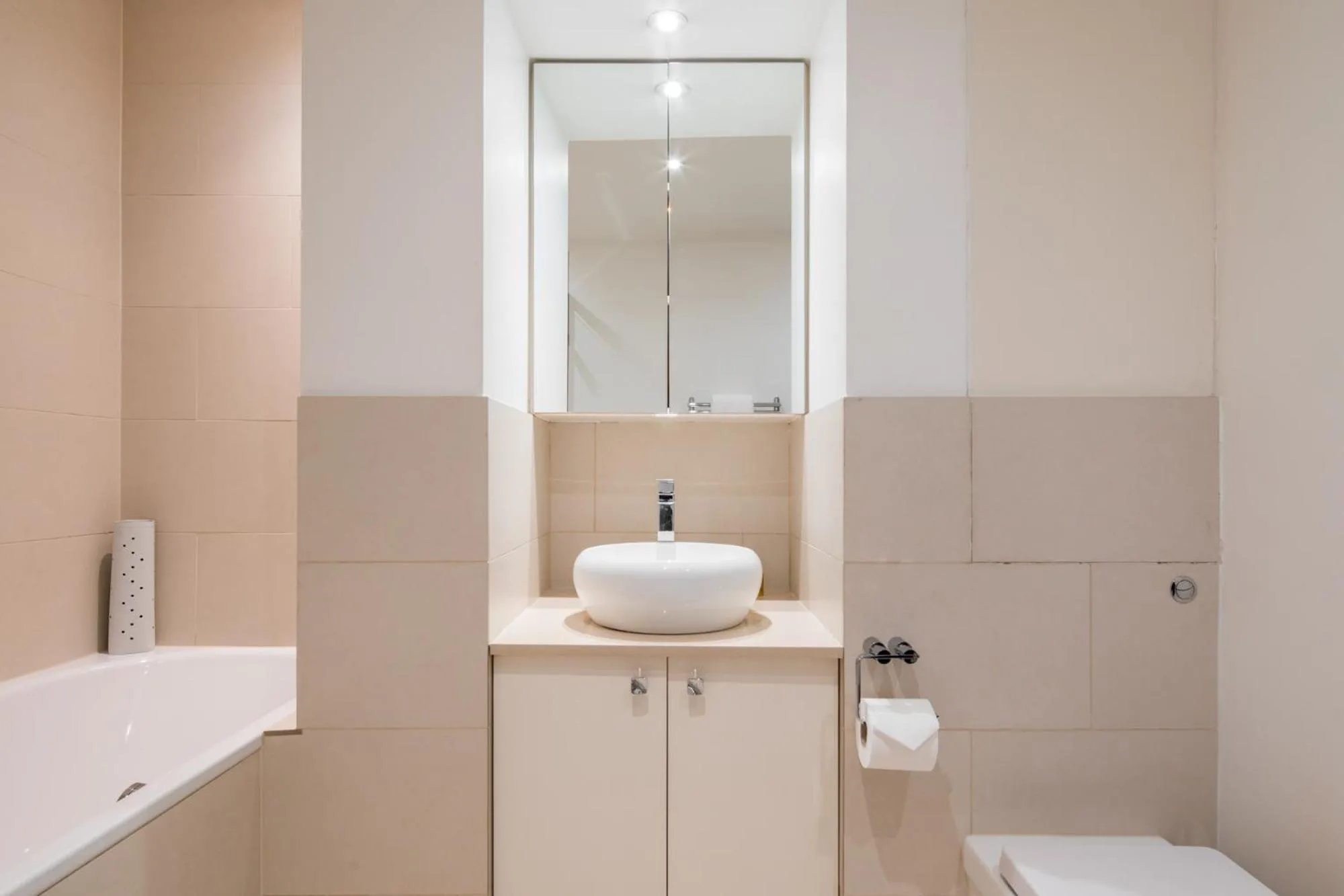 Bathroom in Tavistock Place Apartments