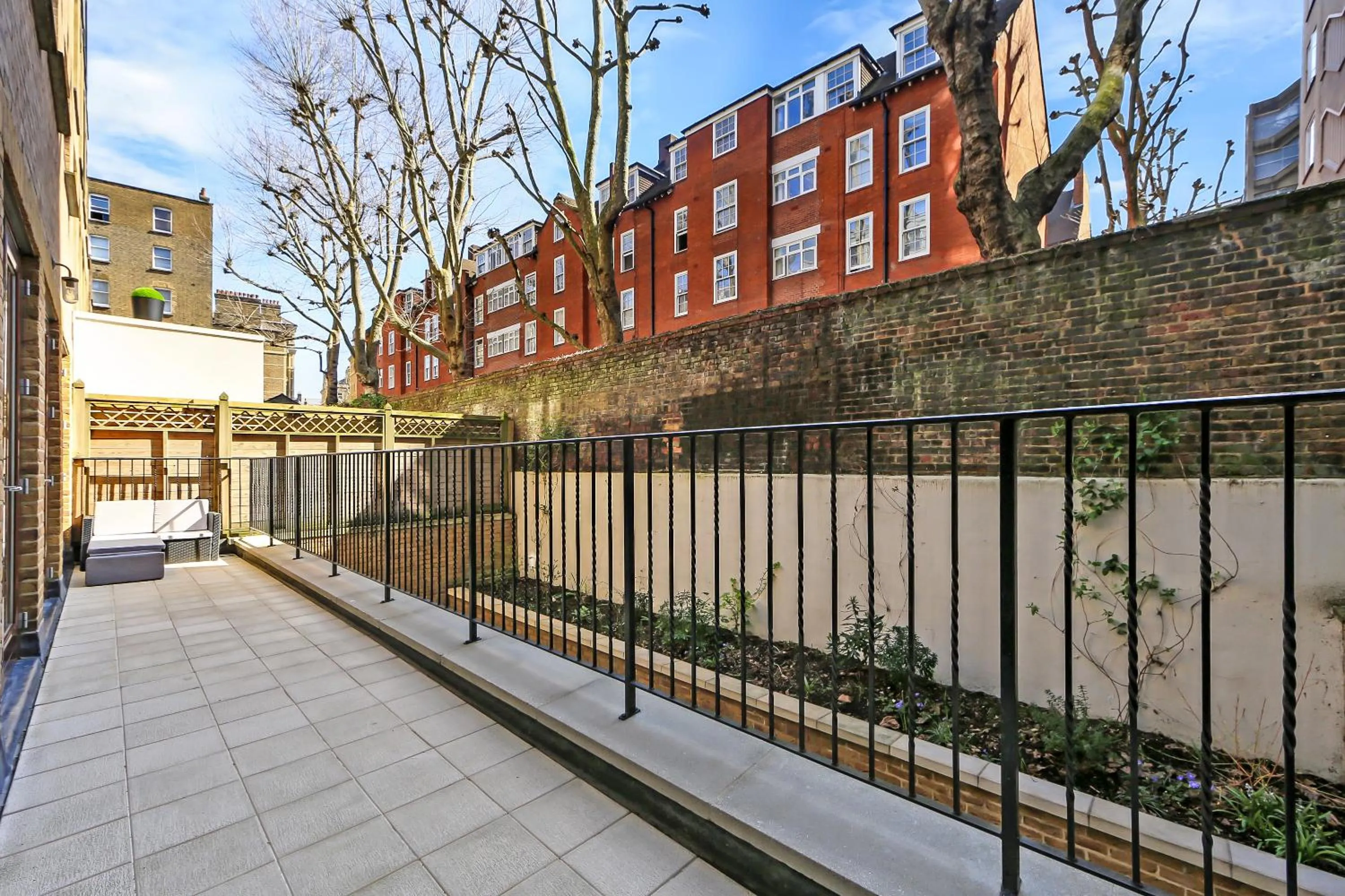 Balcony/Terrace in Tavistock Place Apartments