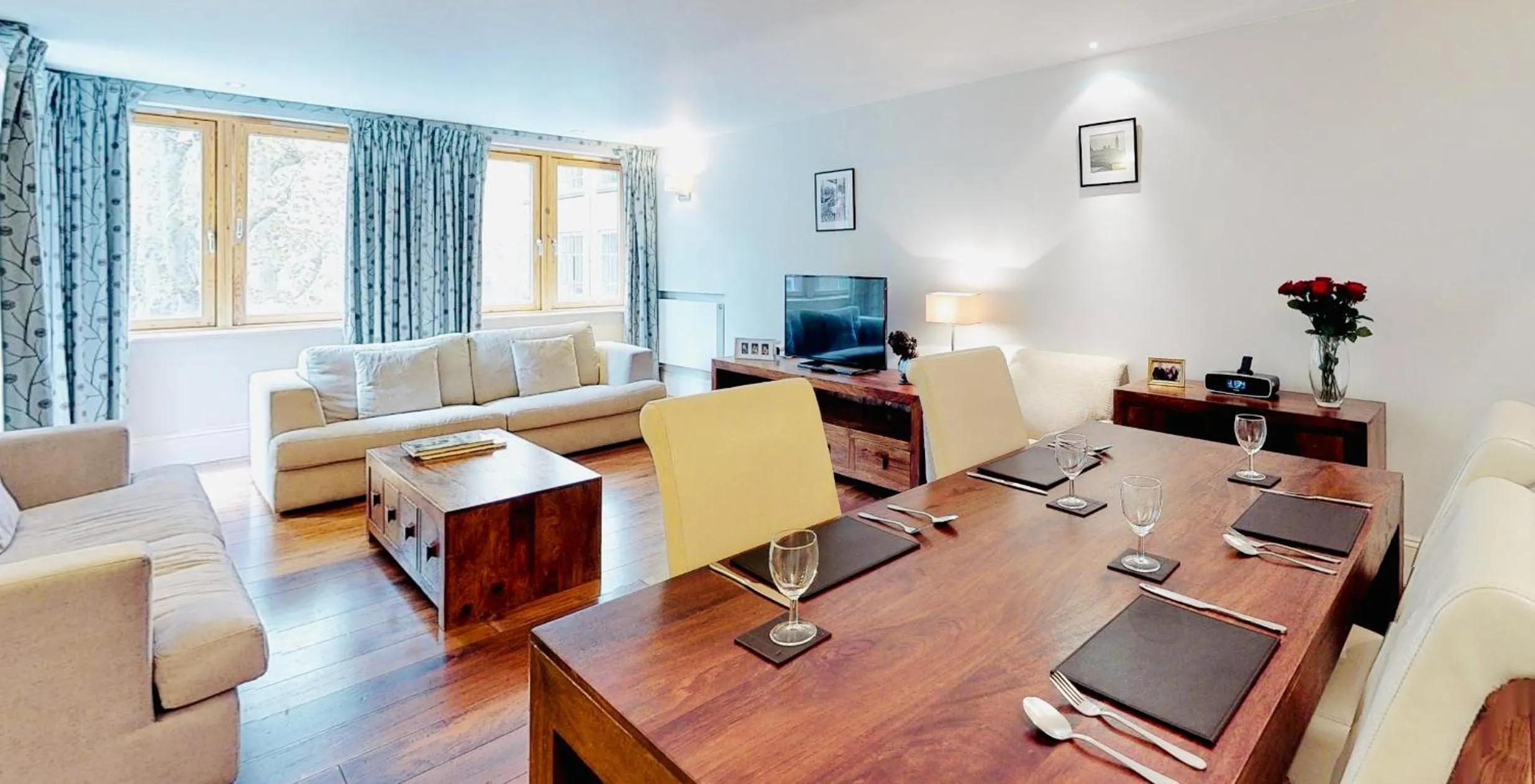 Dining area in Tavistock Place Apartments
